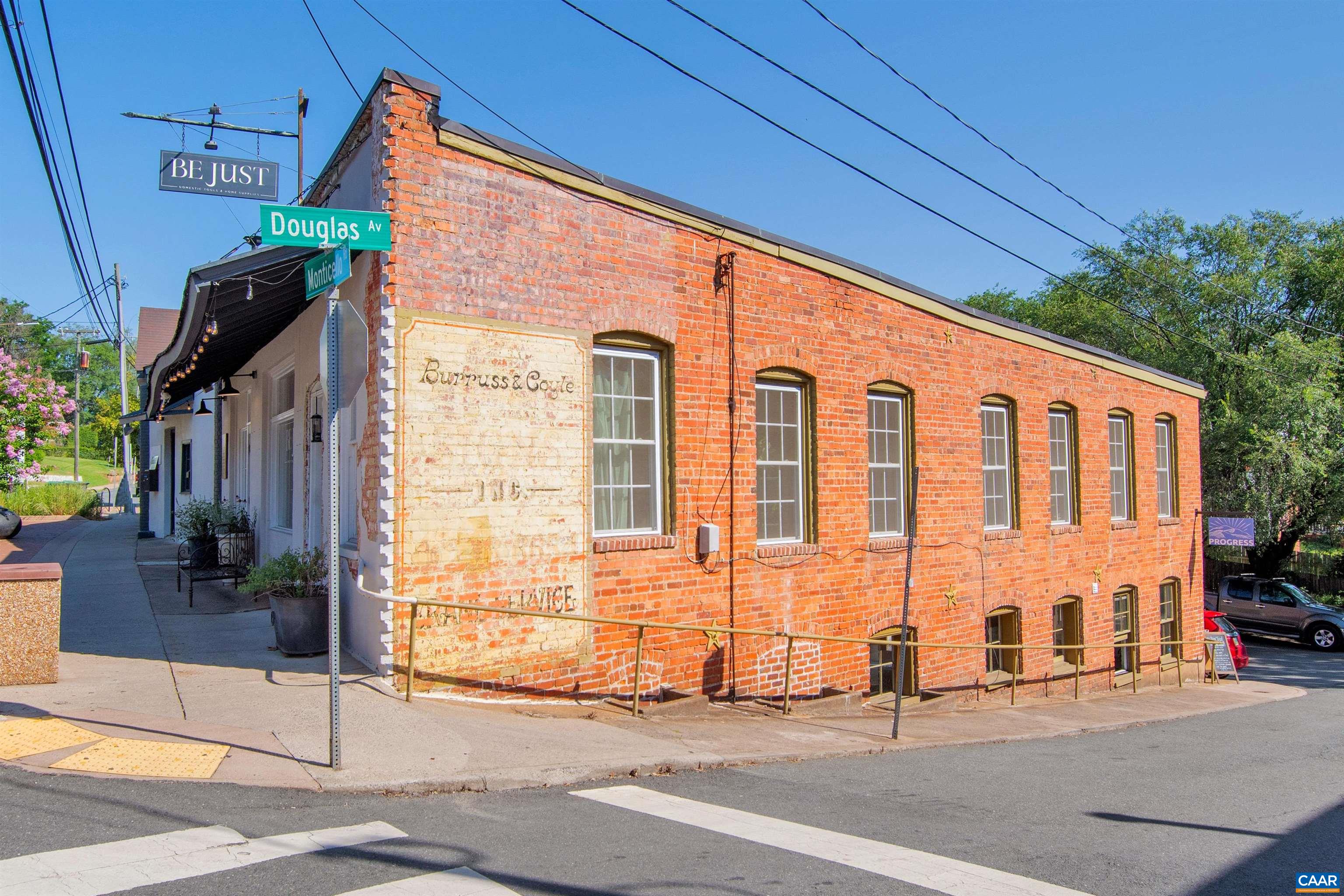904 ROCKLAND AVE