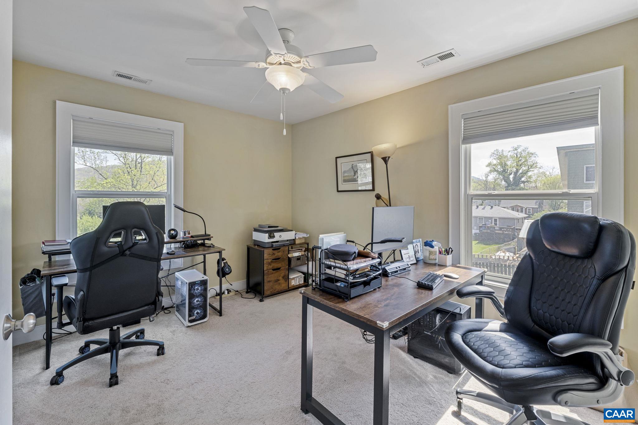 904 ROCKLAND AVE