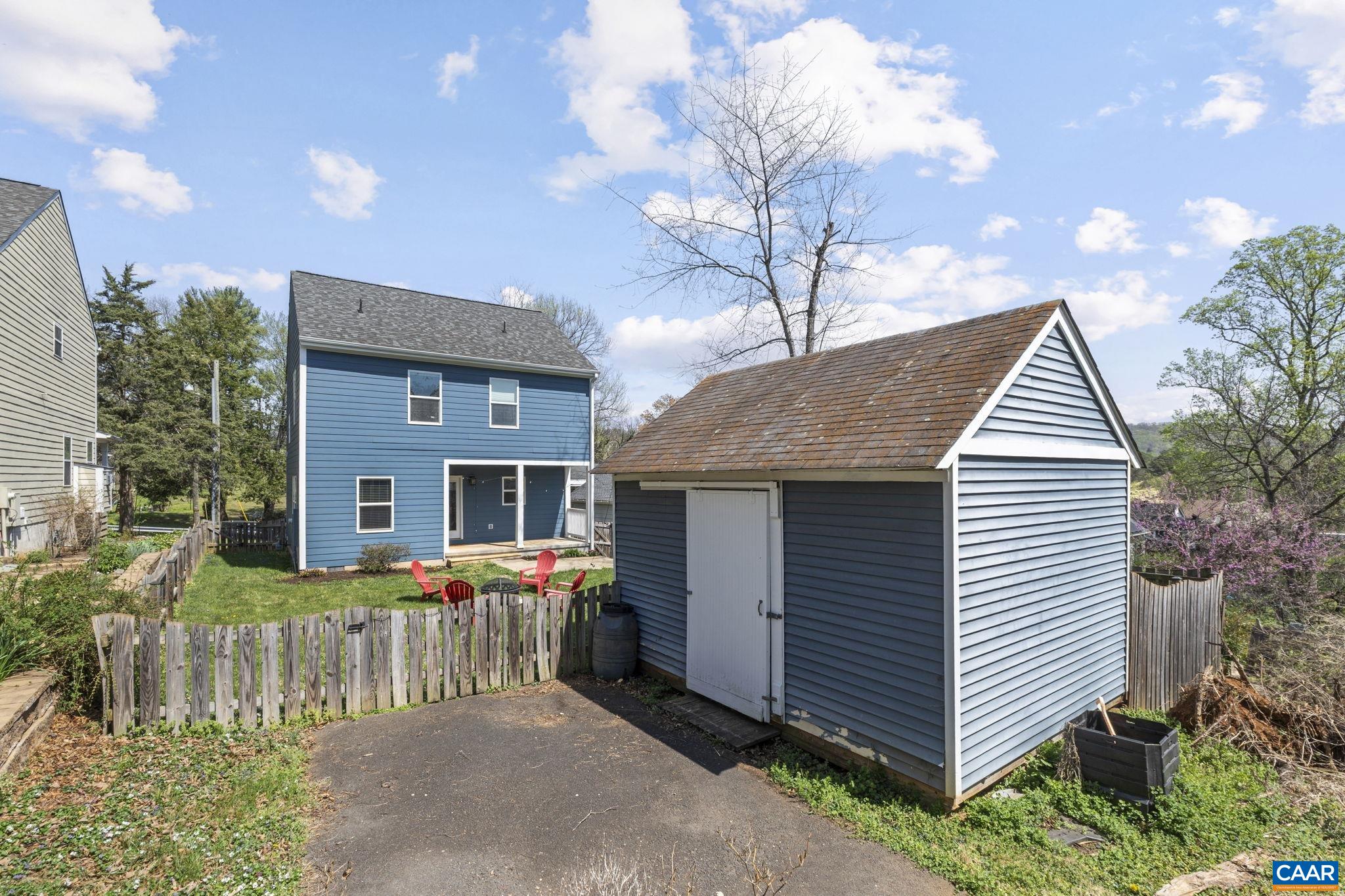 904 ROCKLAND AVE