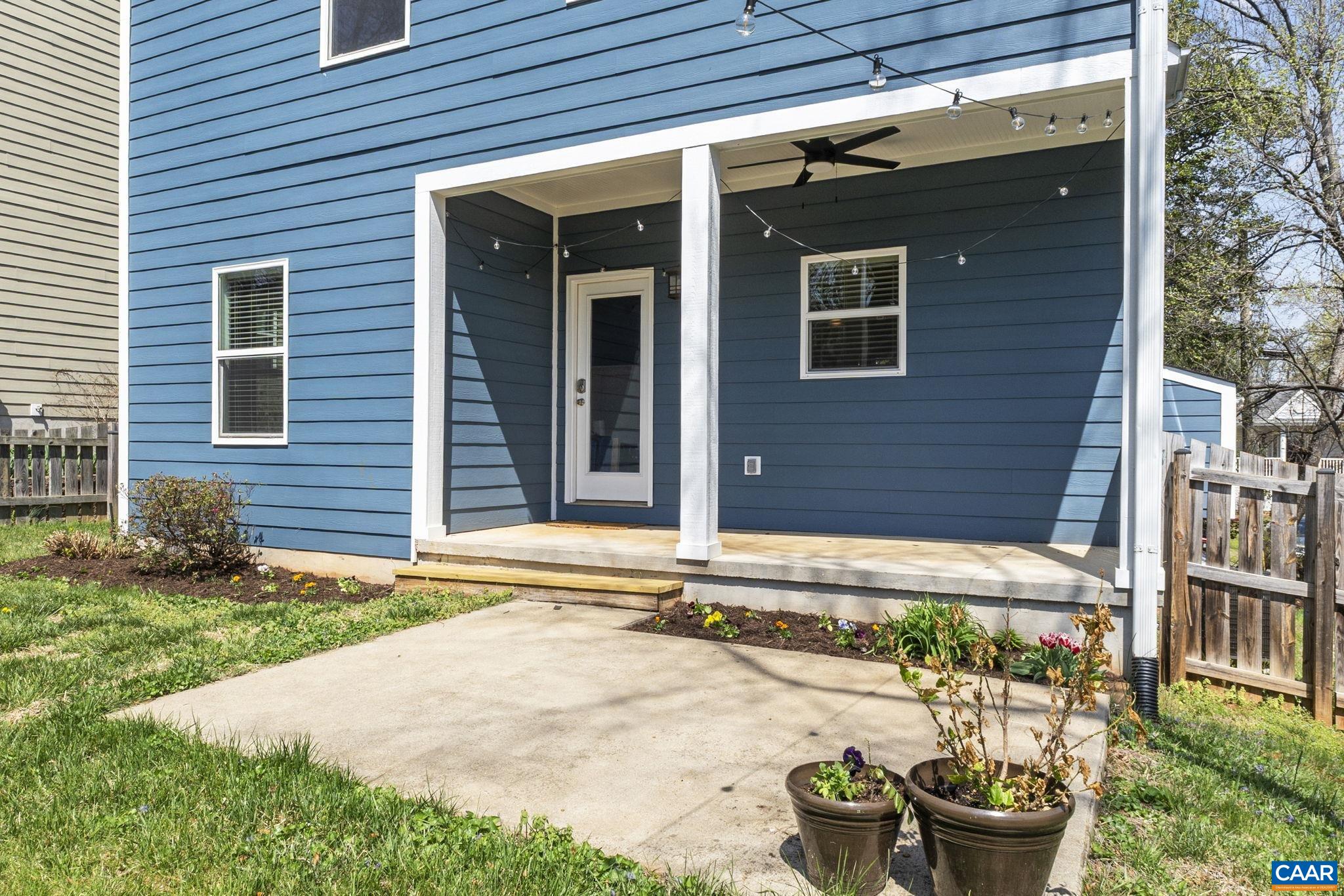 904 ROCKLAND AVE