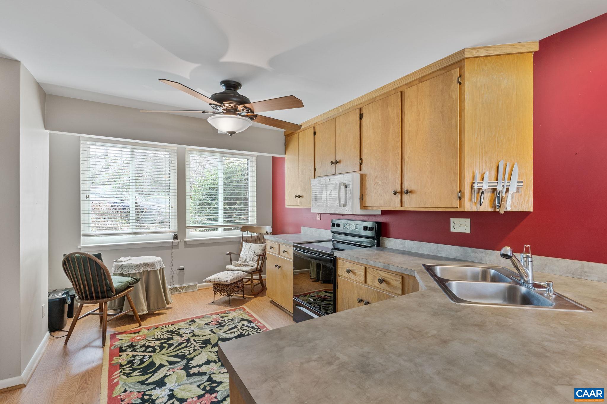 1212 CHATHAM RDG