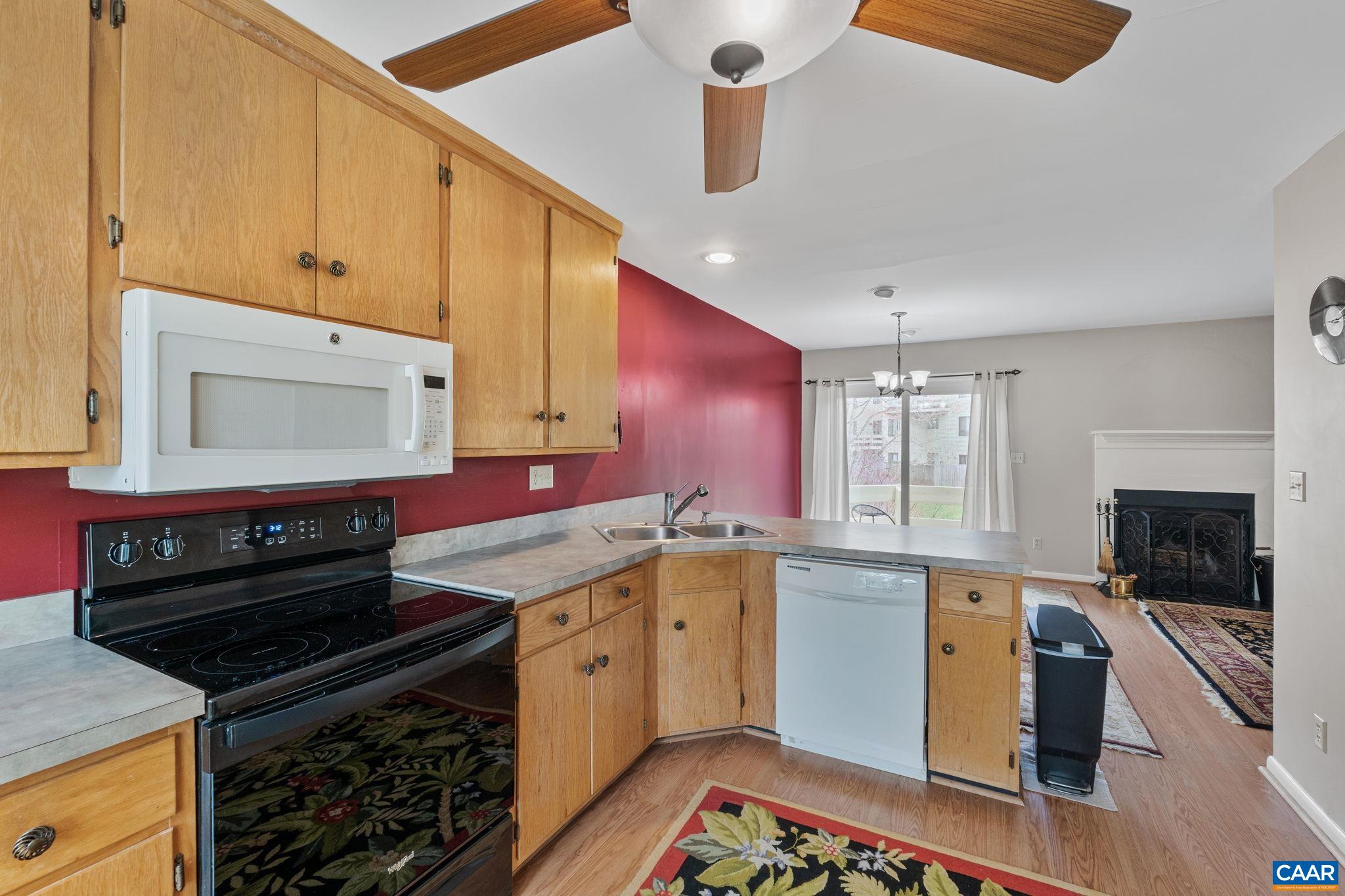 1212 CHATHAM RDG
