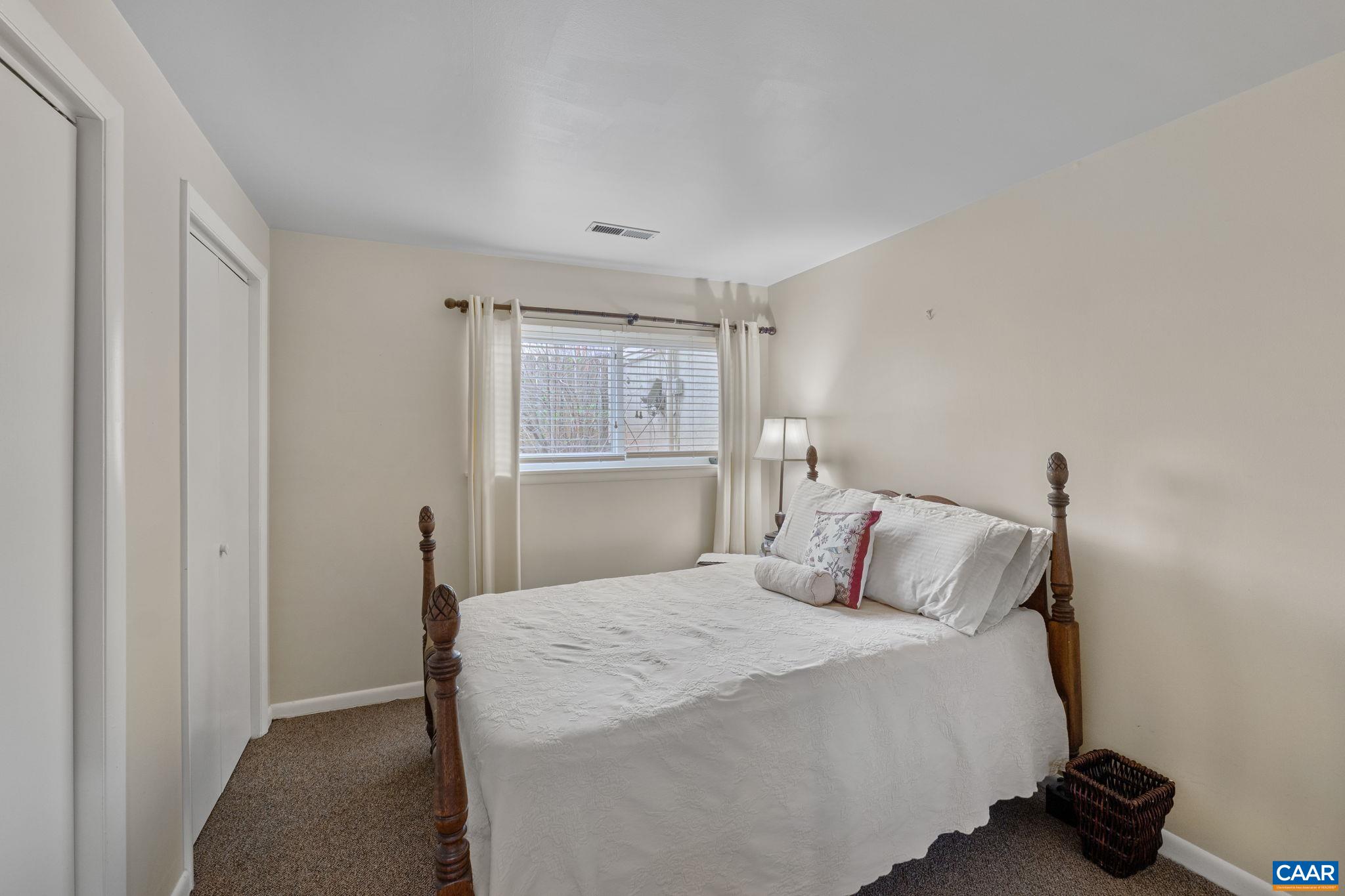 1212 CHATHAM RDG