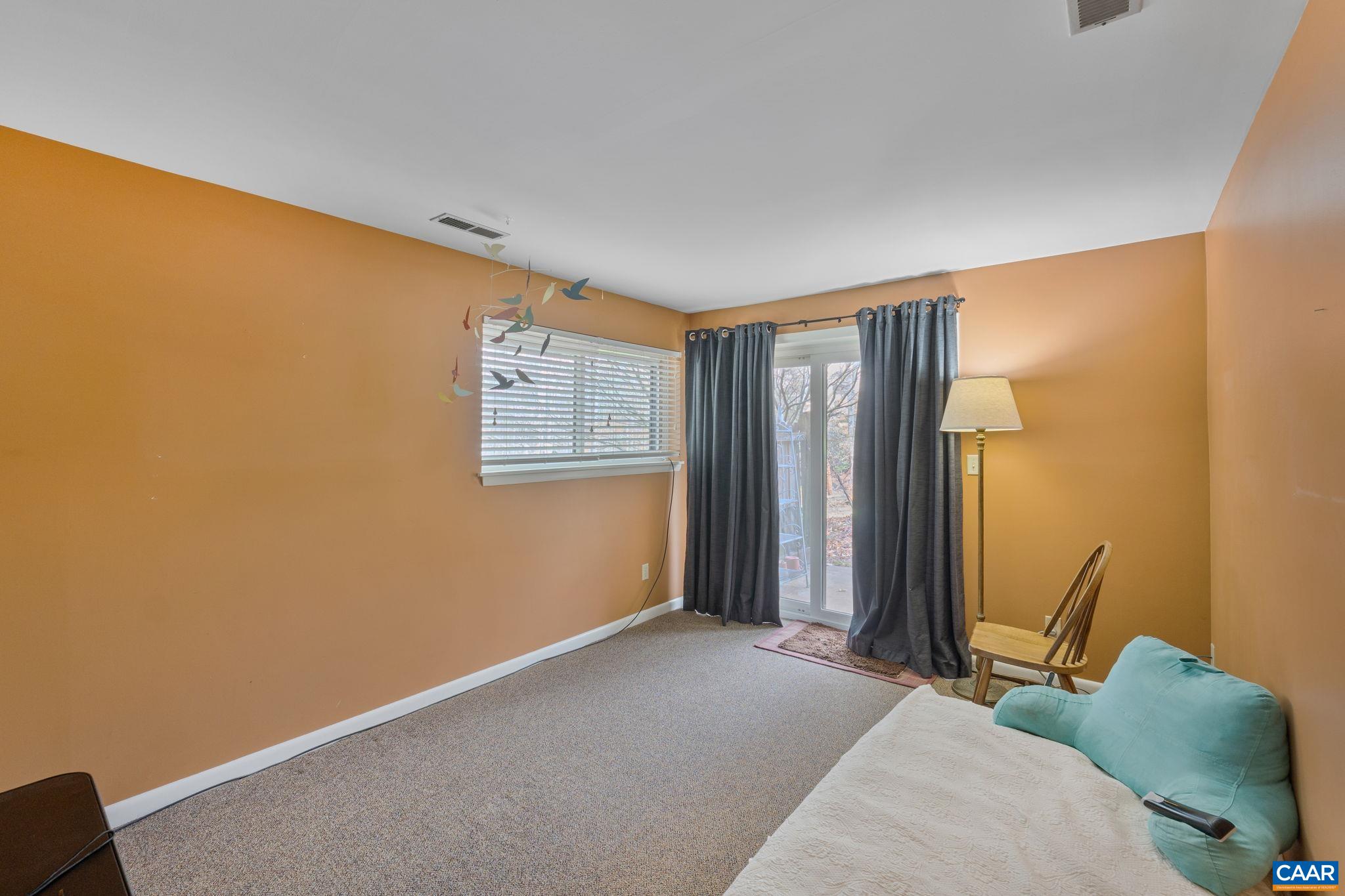 1212 CHATHAM RDG