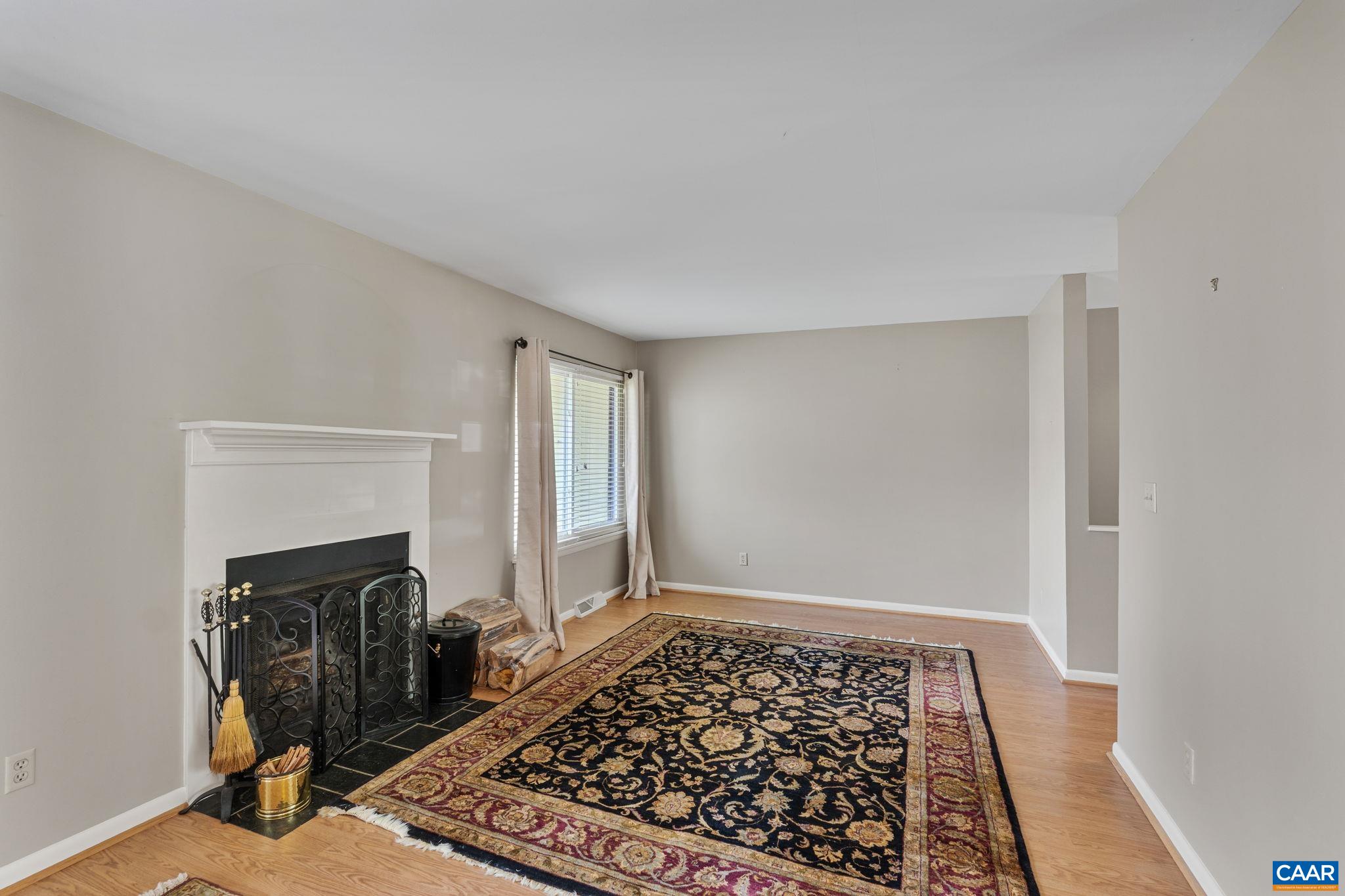 1212 CHATHAM RDG