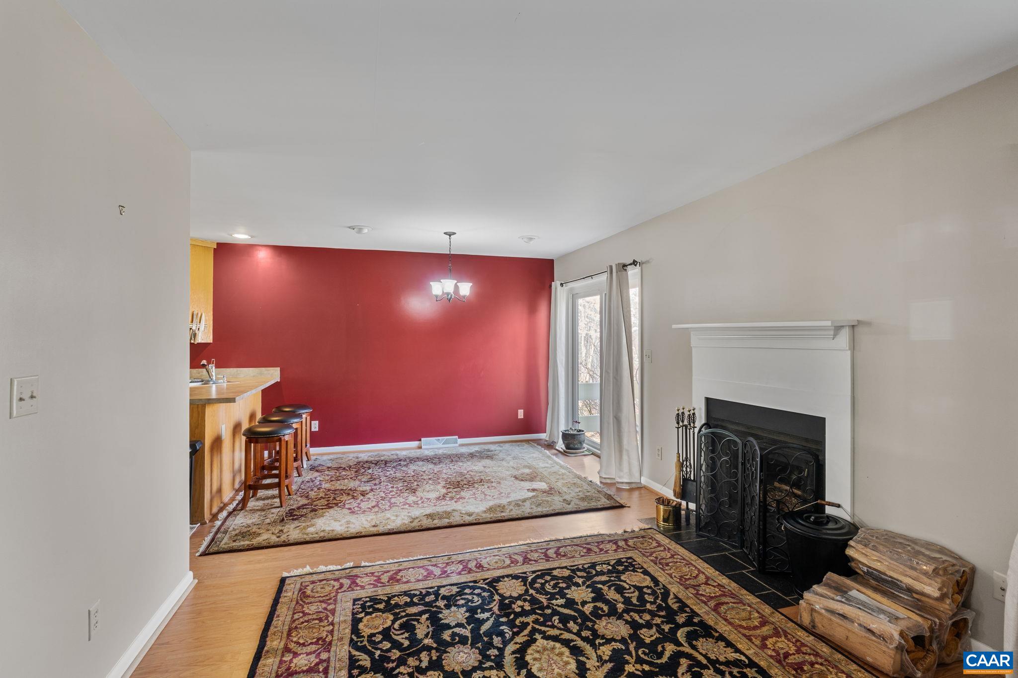 1212 CHATHAM RDG