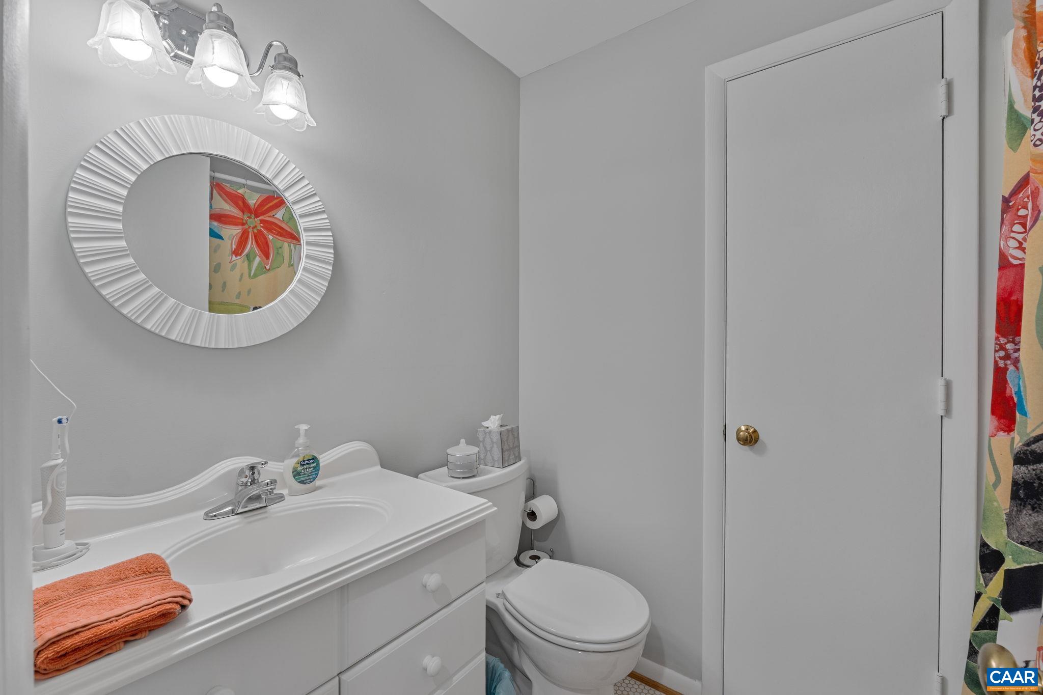 1212 CHATHAM RDG