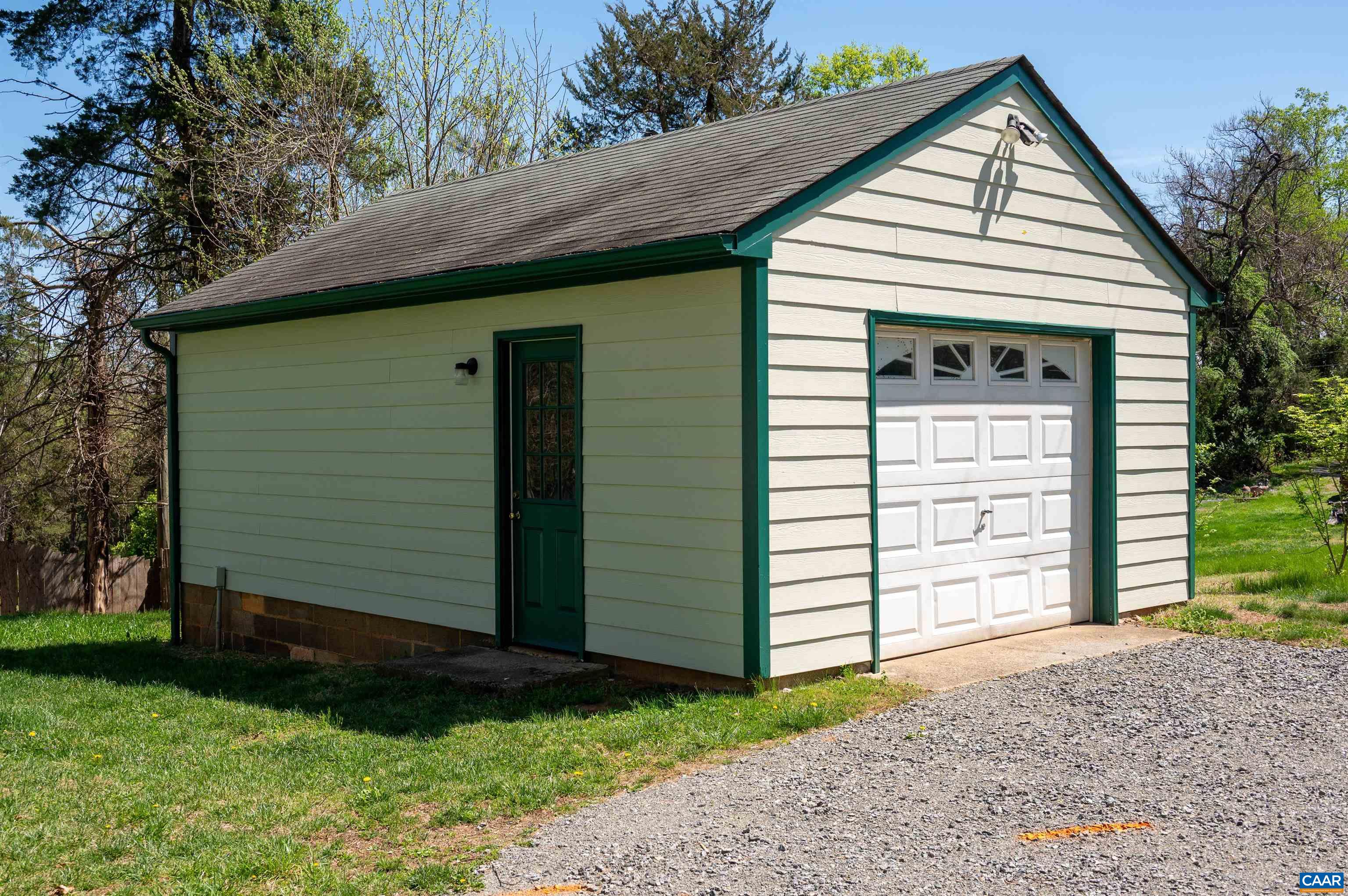 395 BURCHS CREEK RD