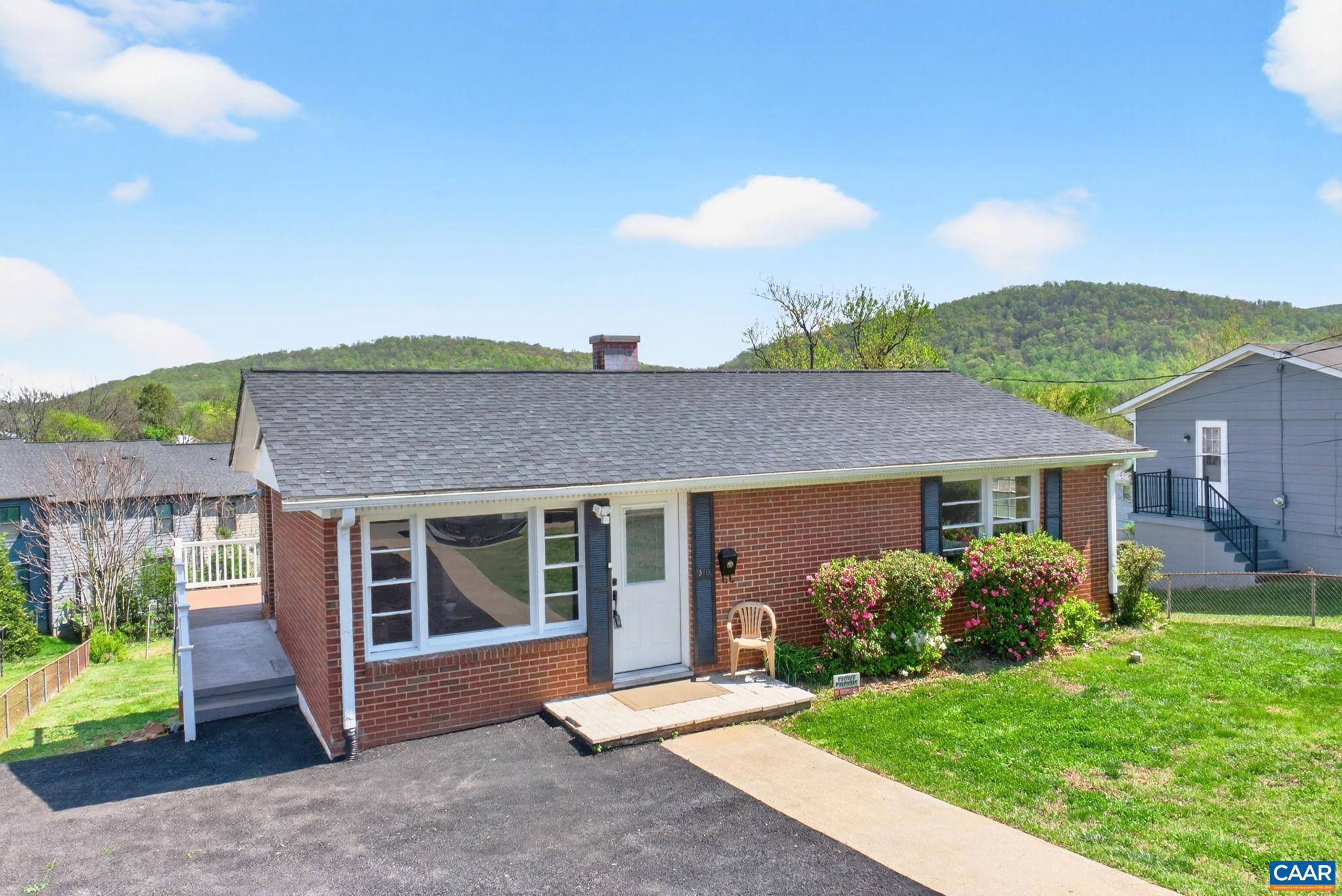 316 CARLTON RD