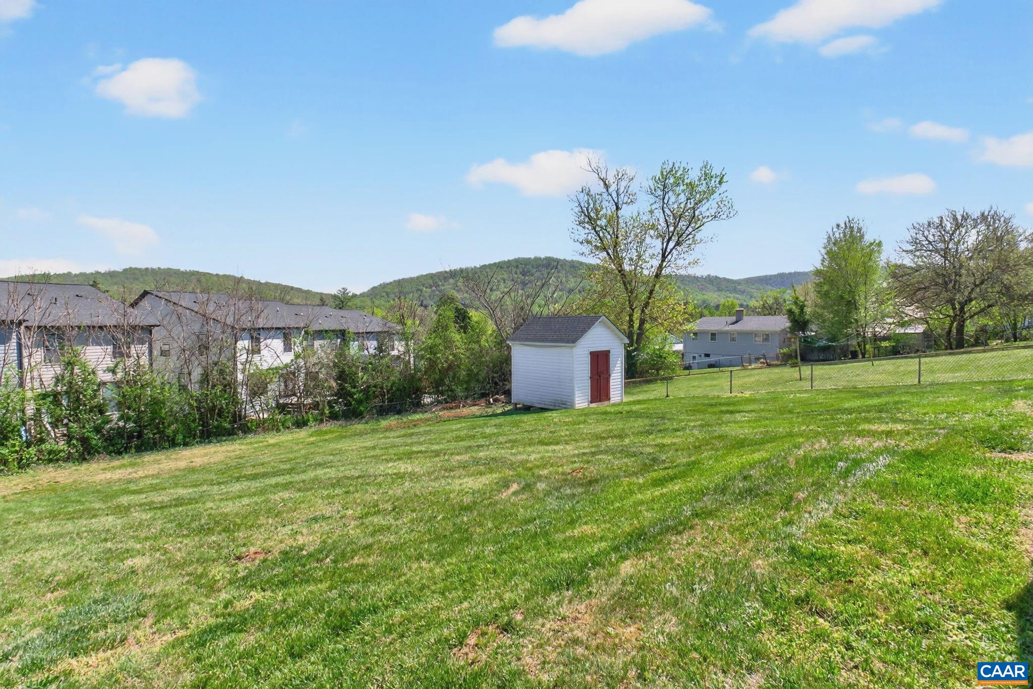 316 CARLTON RD