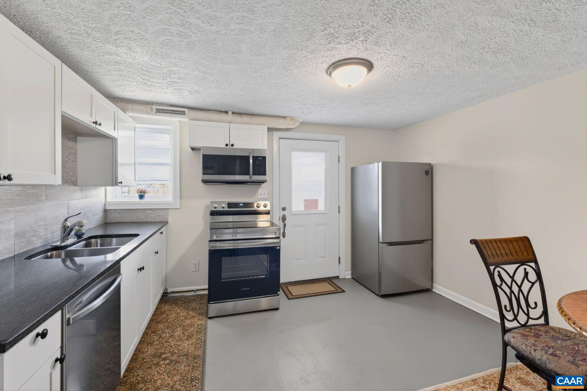 316 CARLTON RD