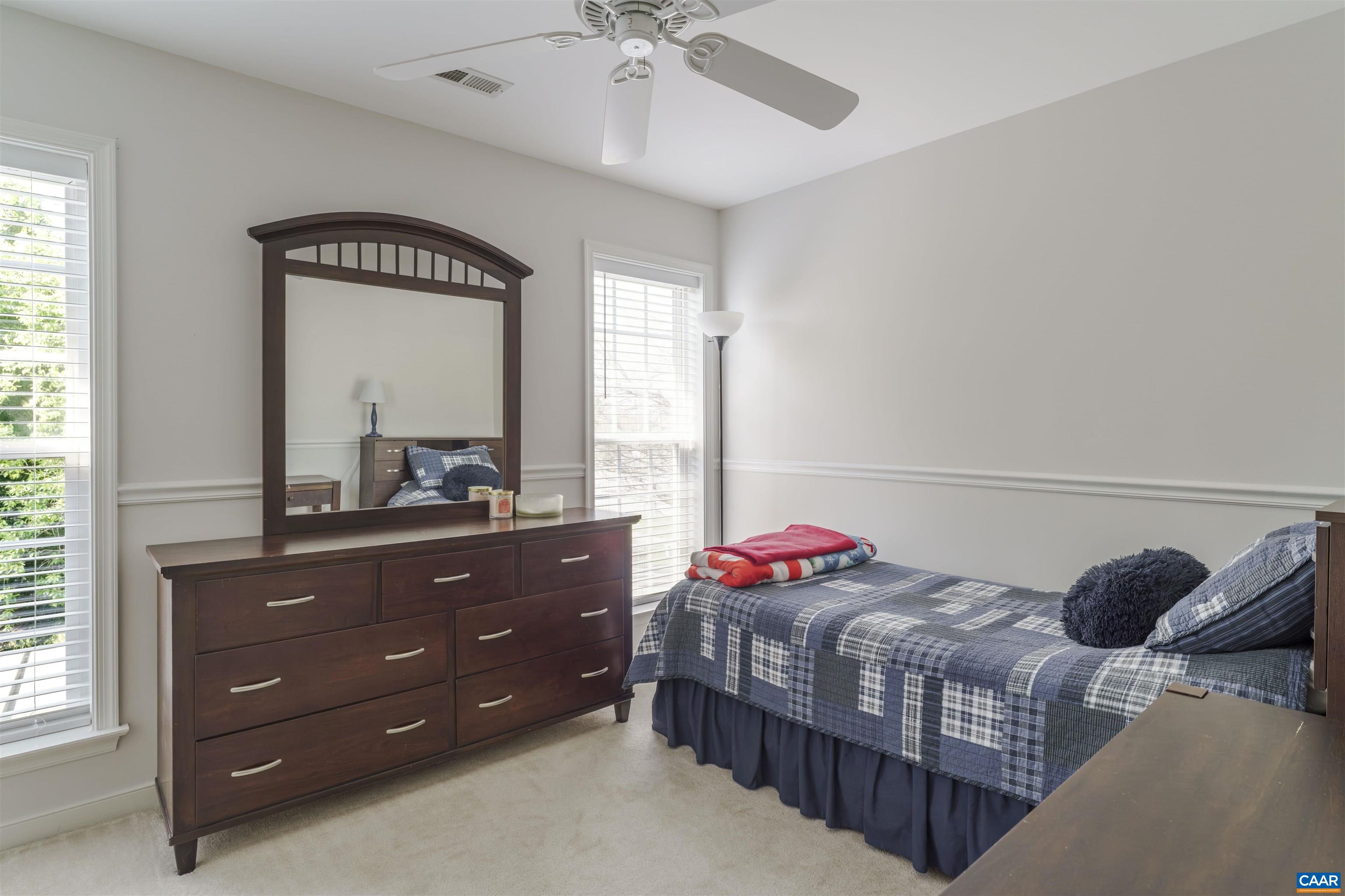 212 GRAYROCK DR