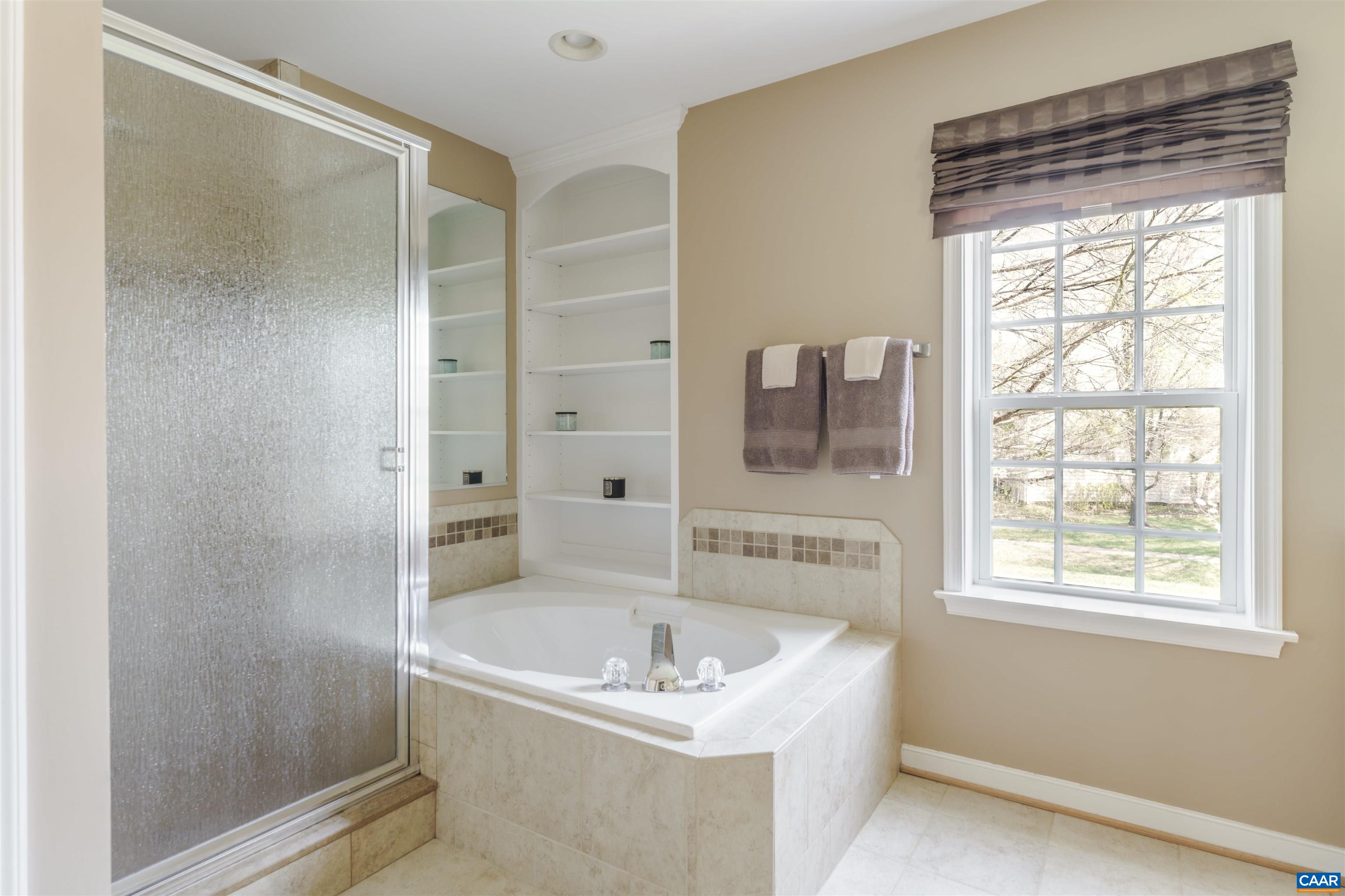 212 GRAYROCK DR