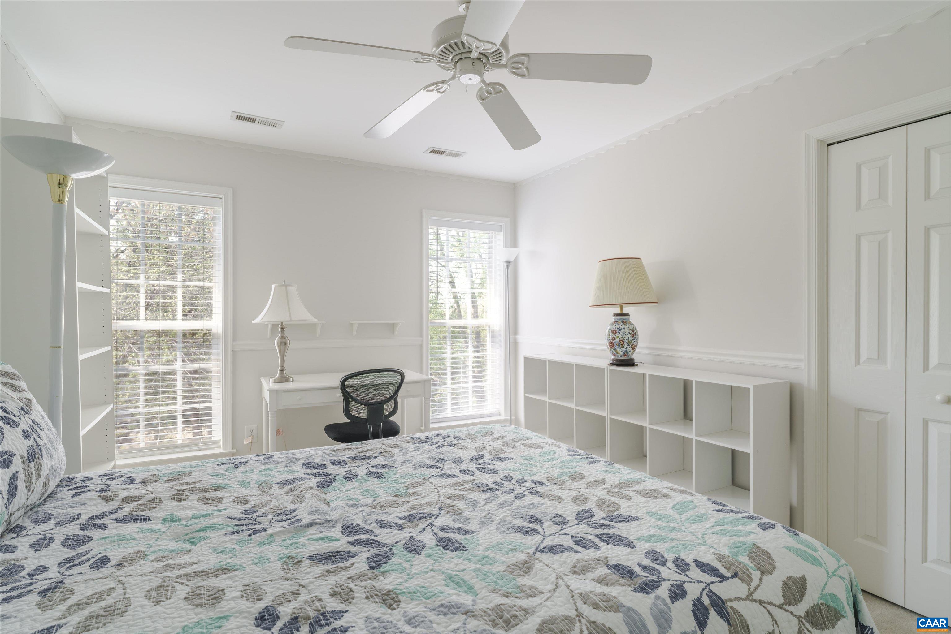 212 GRAYROCK DR