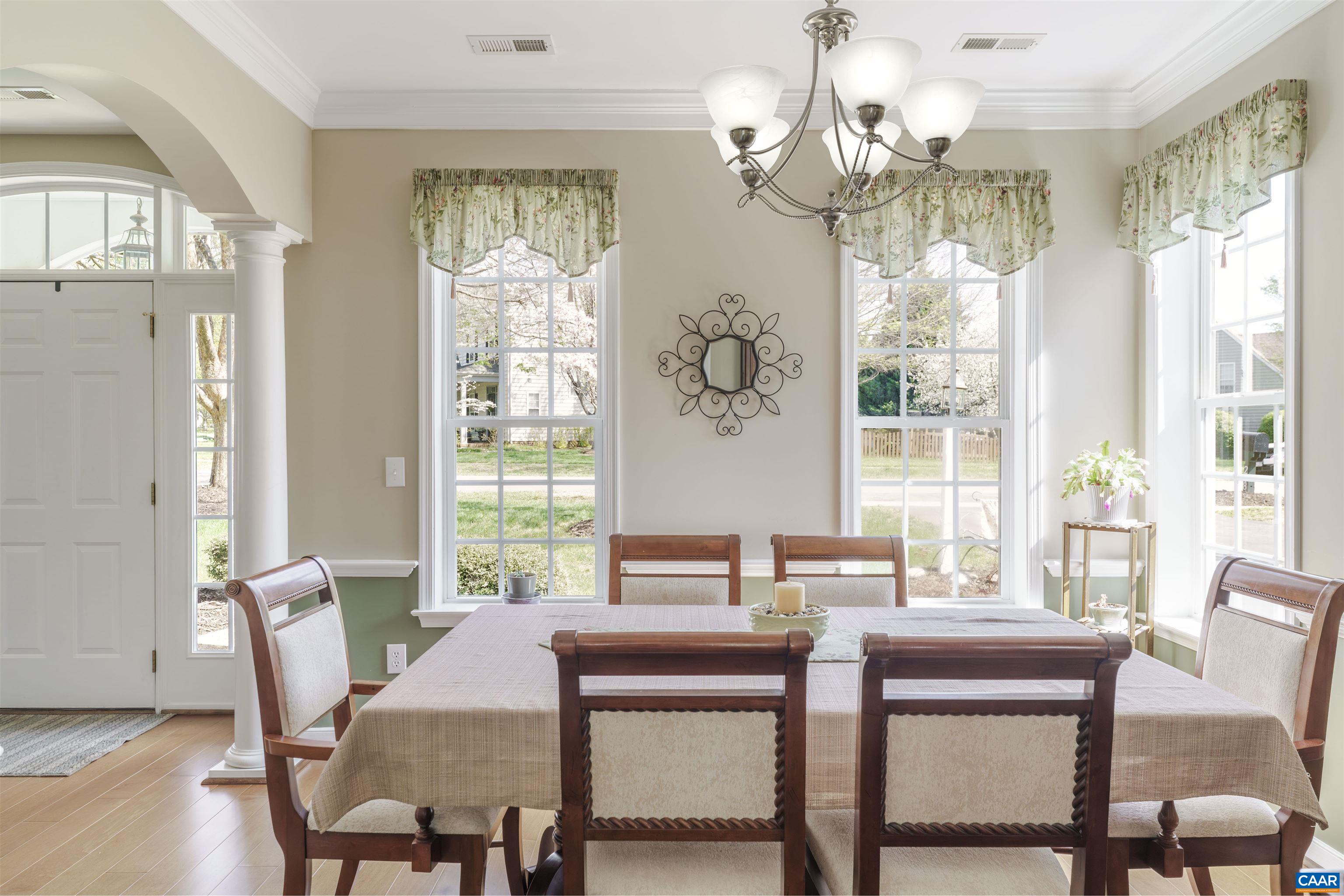 212 GRAYROCK DR