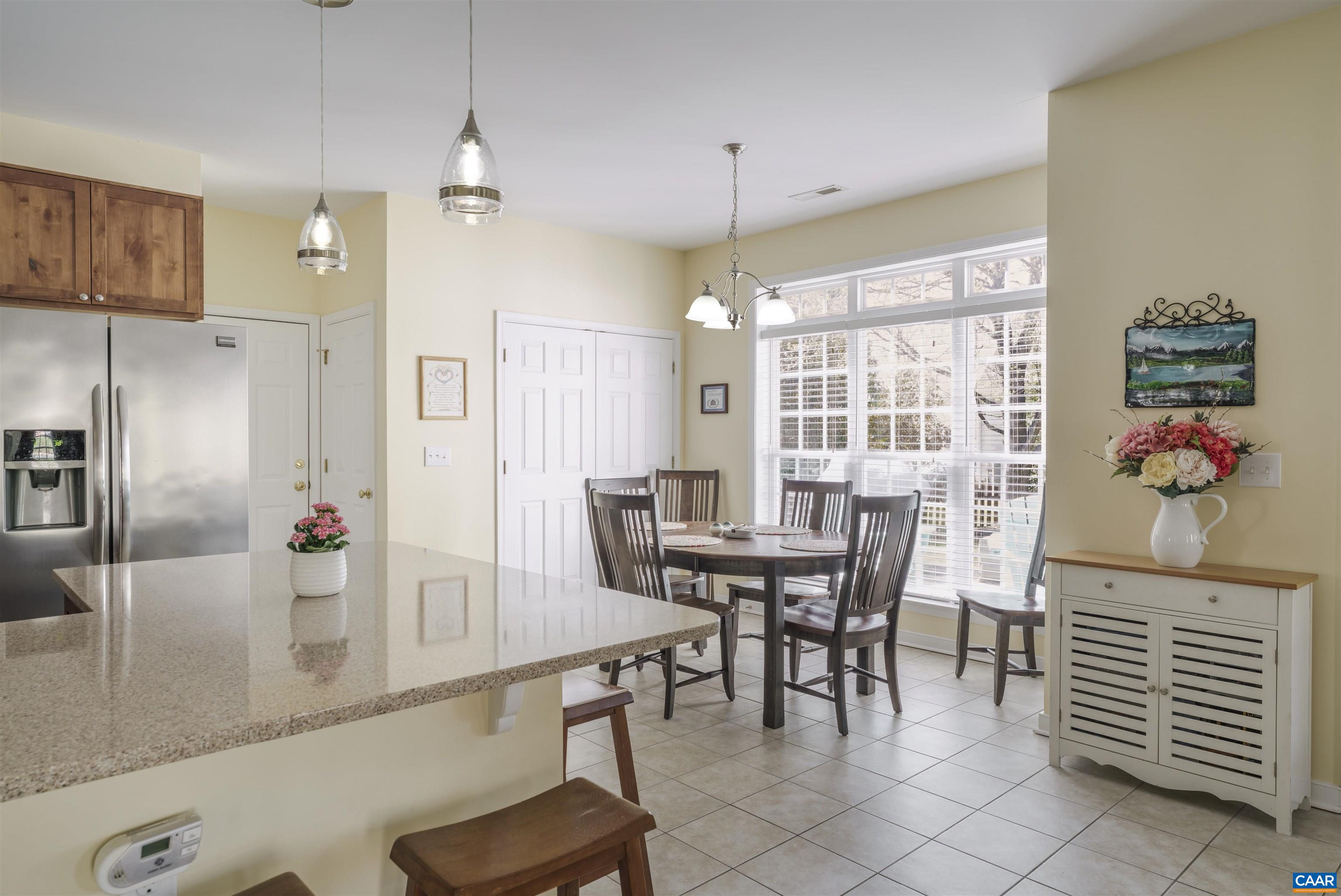 212 GRAYROCK DR