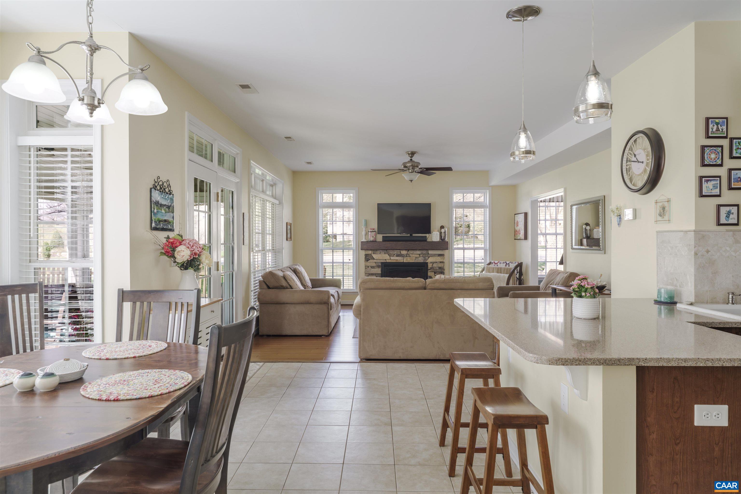 212 GRAYROCK DR