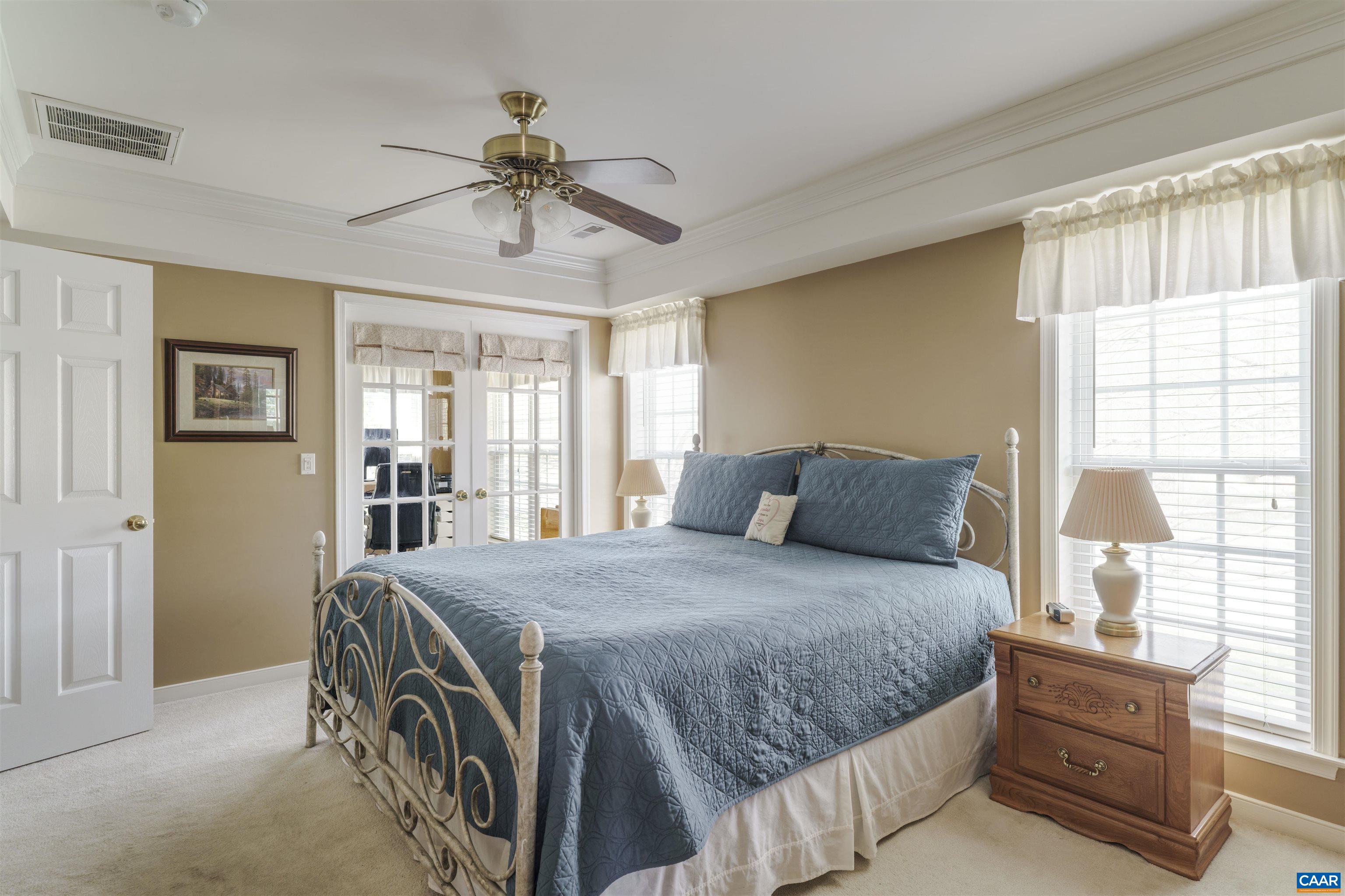 212 GRAYROCK DR