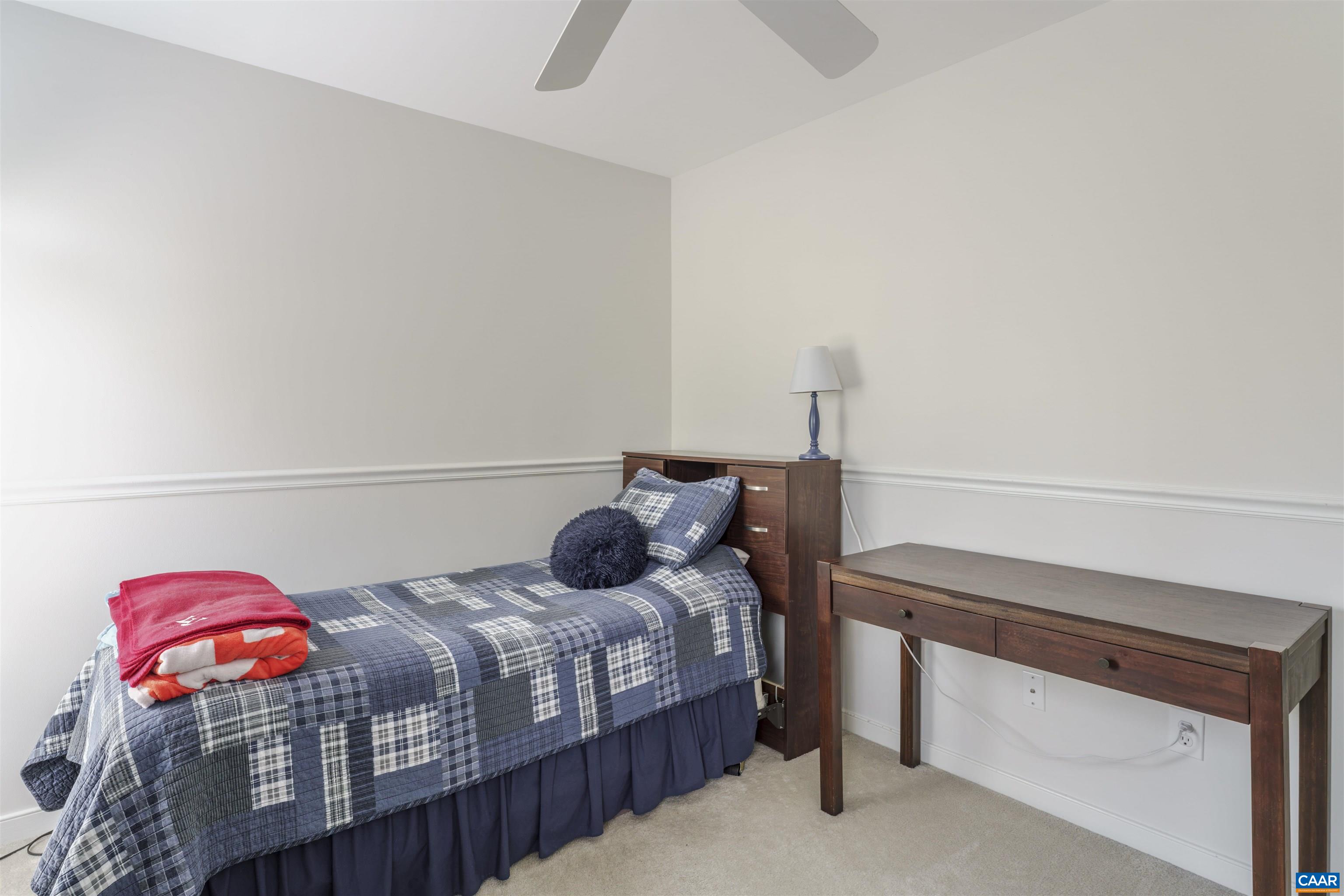 212 GRAYROCK DR