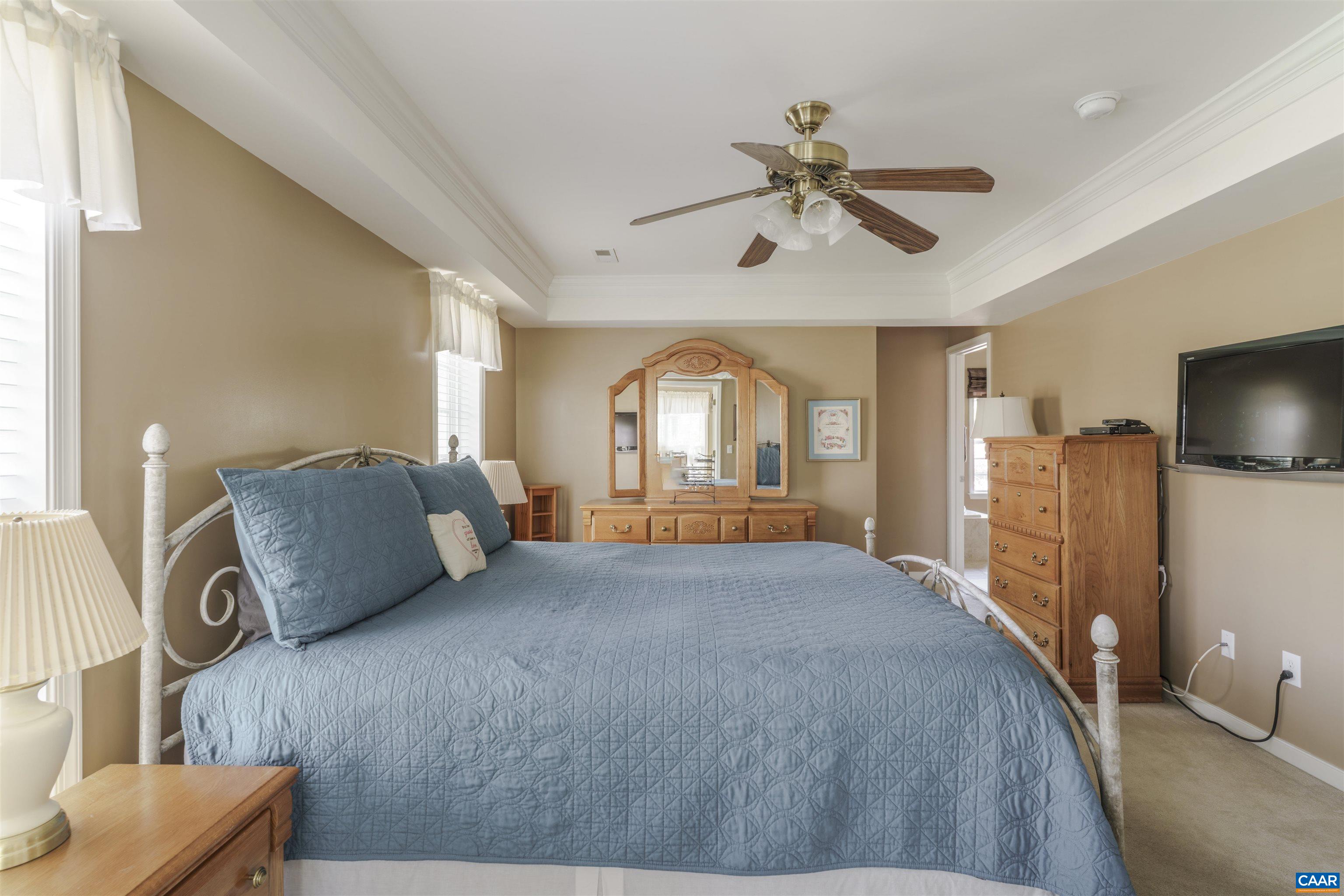 212 GRAYROCK DR