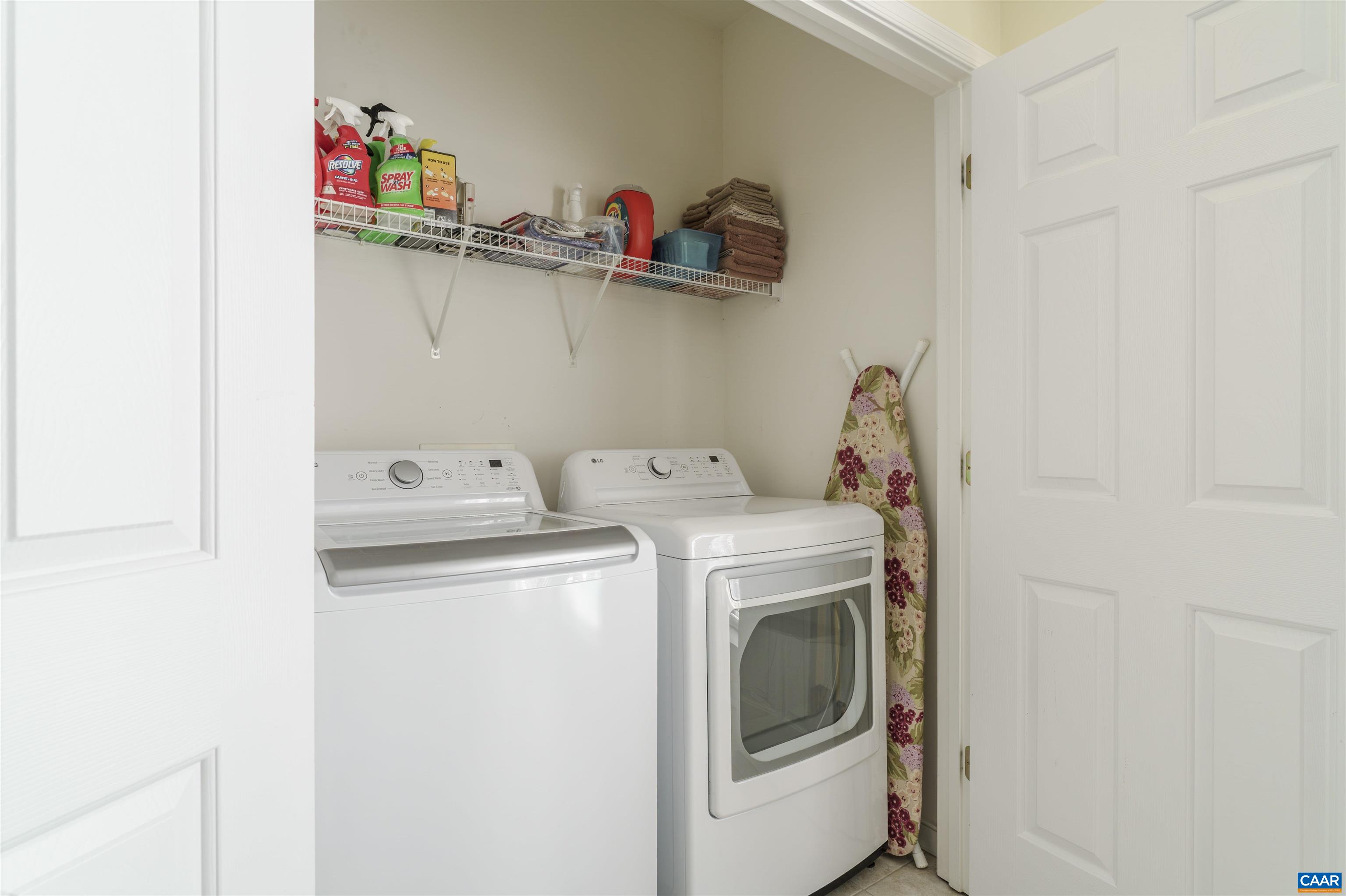 212 GRAYROCK DR