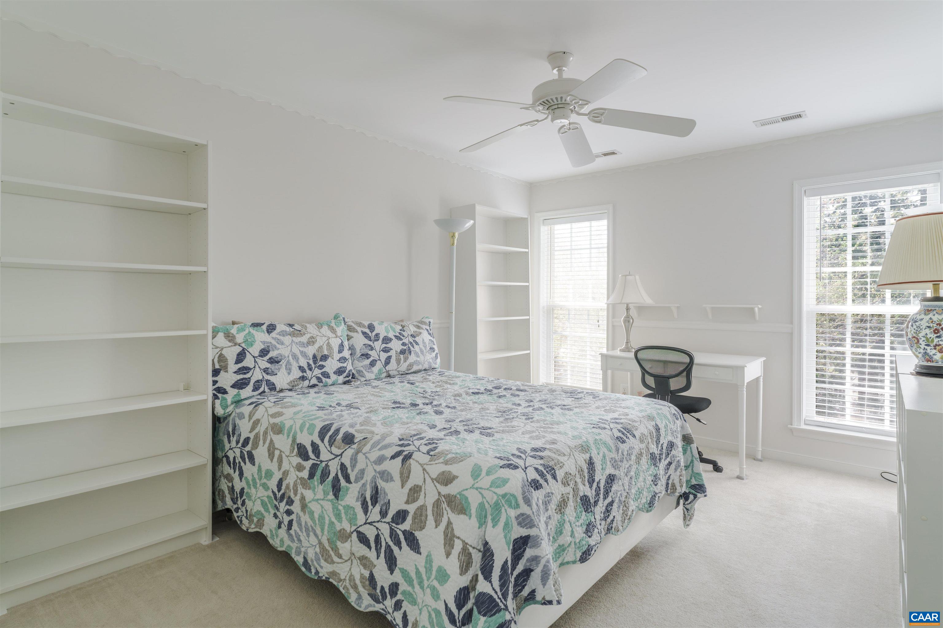 212 GRAYROCK DR