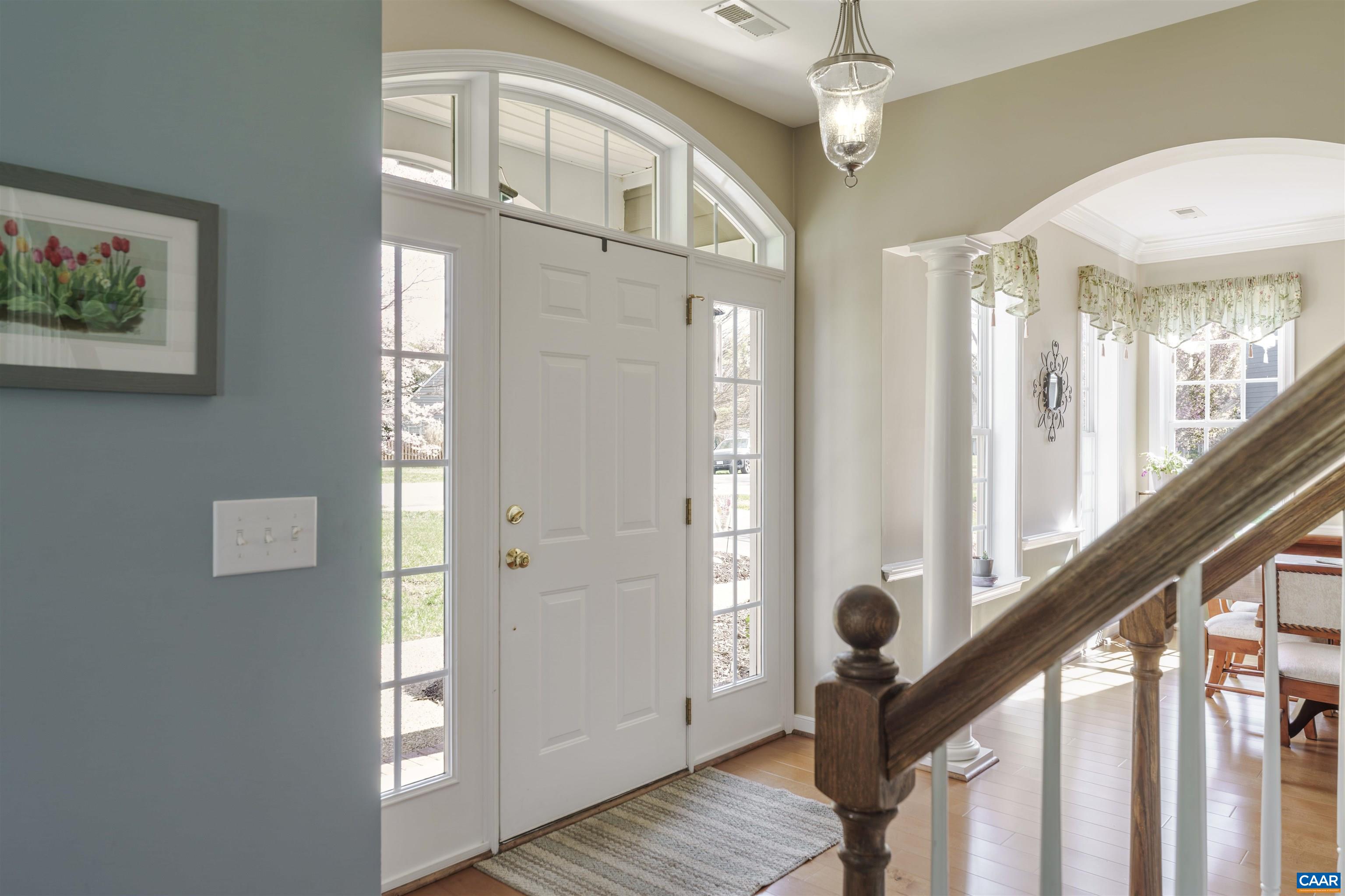 212 GRAYROCK DR