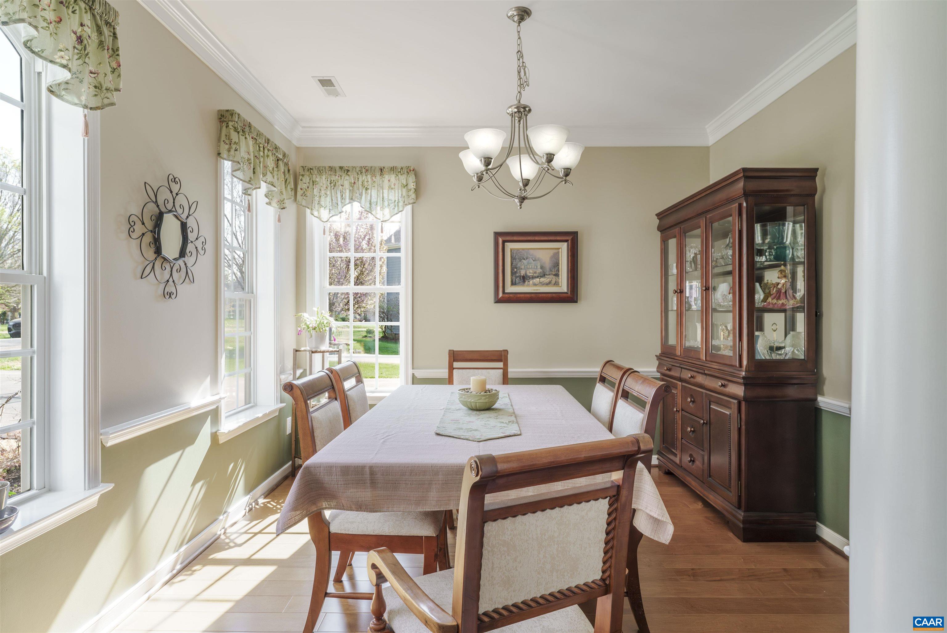212 GRAYROCK DR