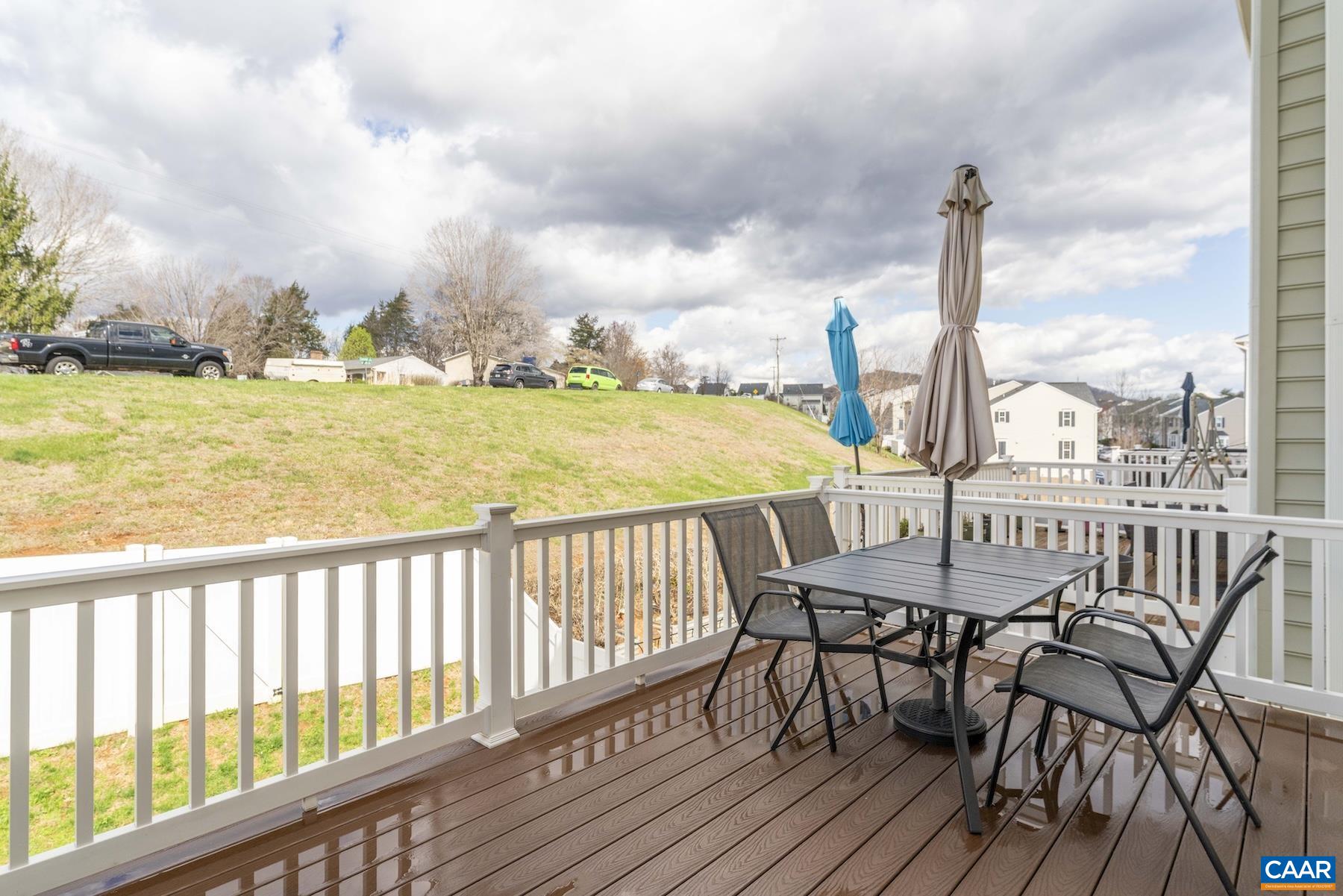2052 ELM TREE CT