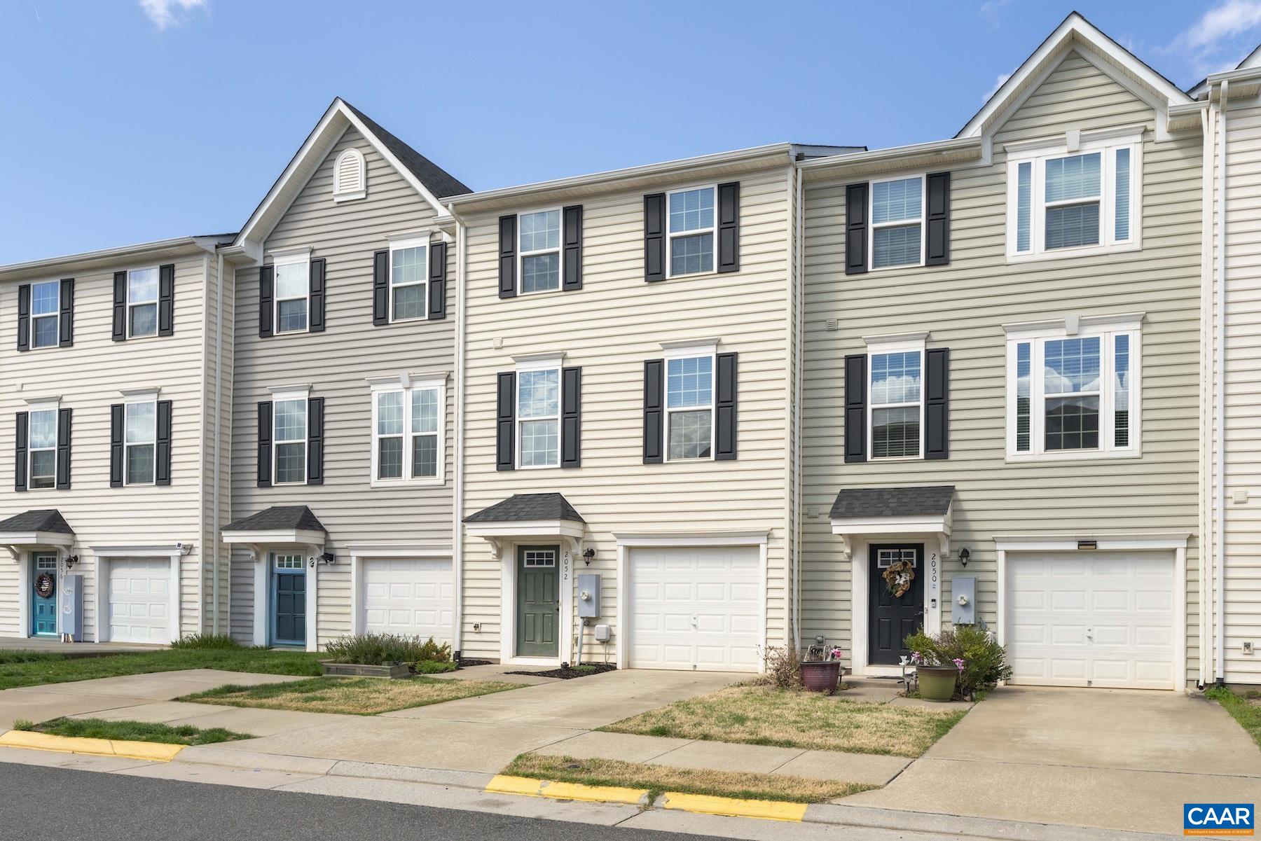 2052 ELM TREE CT