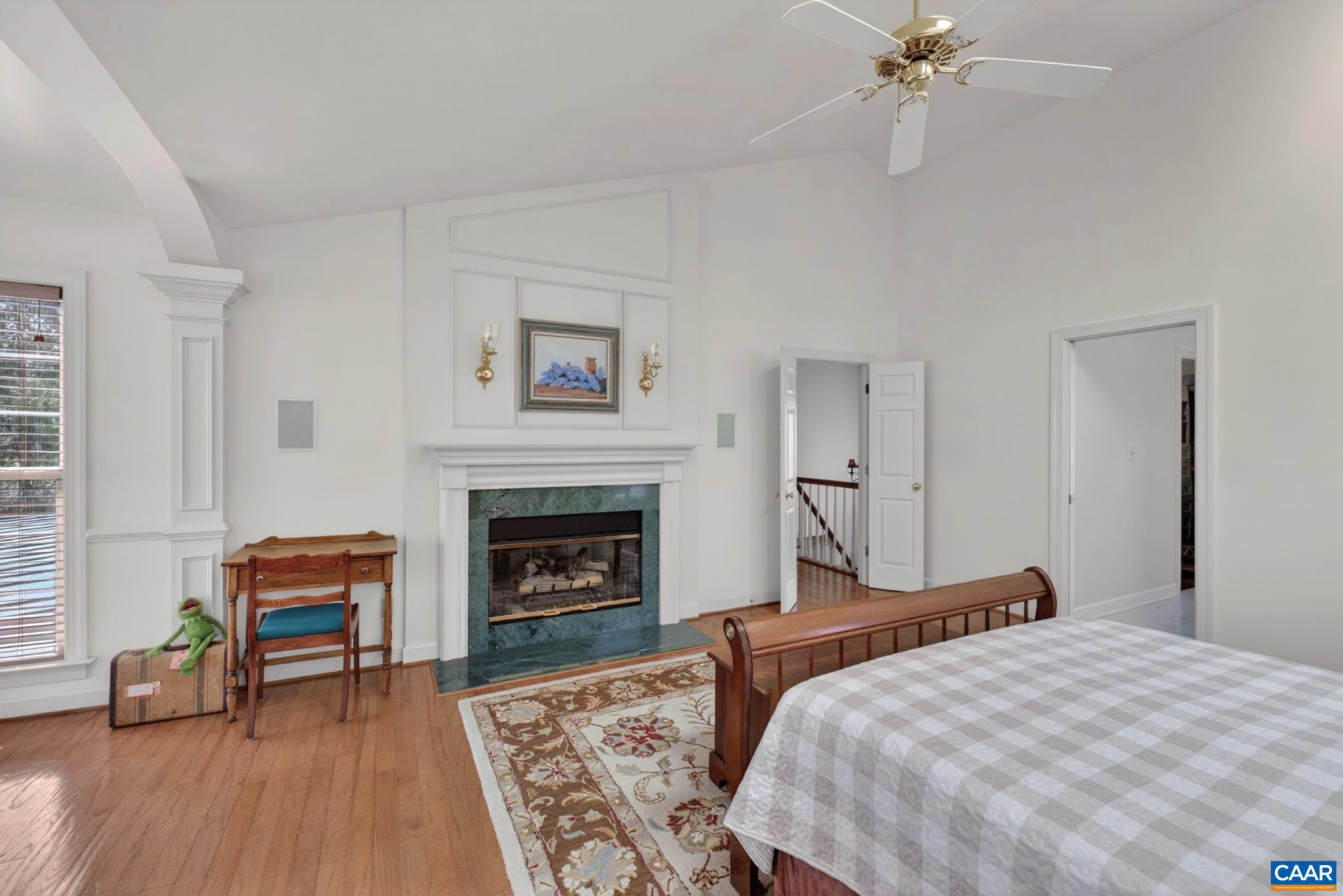 1113 RIVER OAKS LN