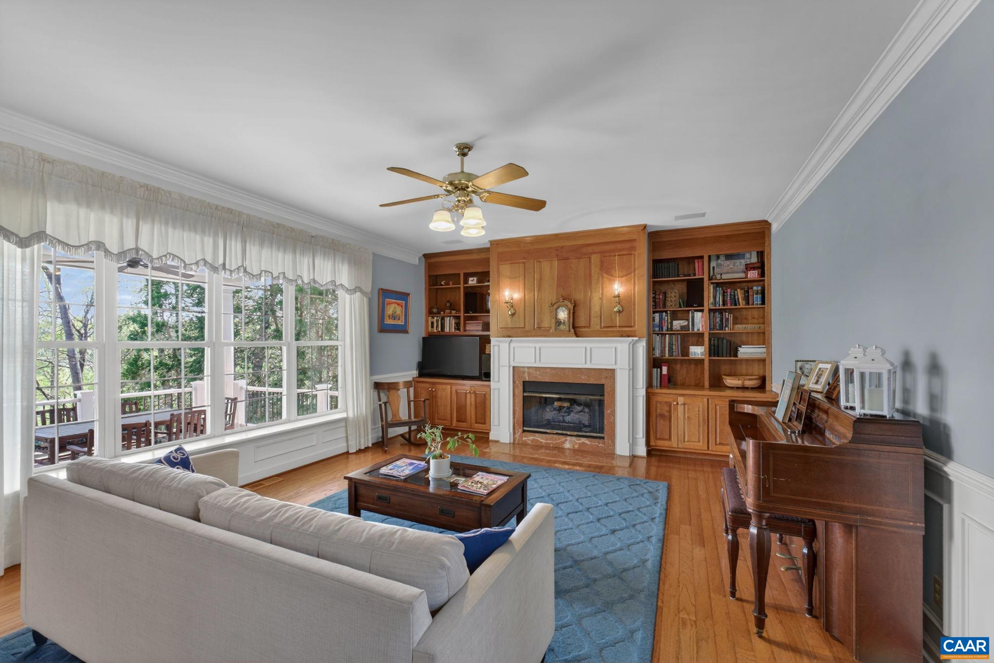 1113 RIVER OAKS LN