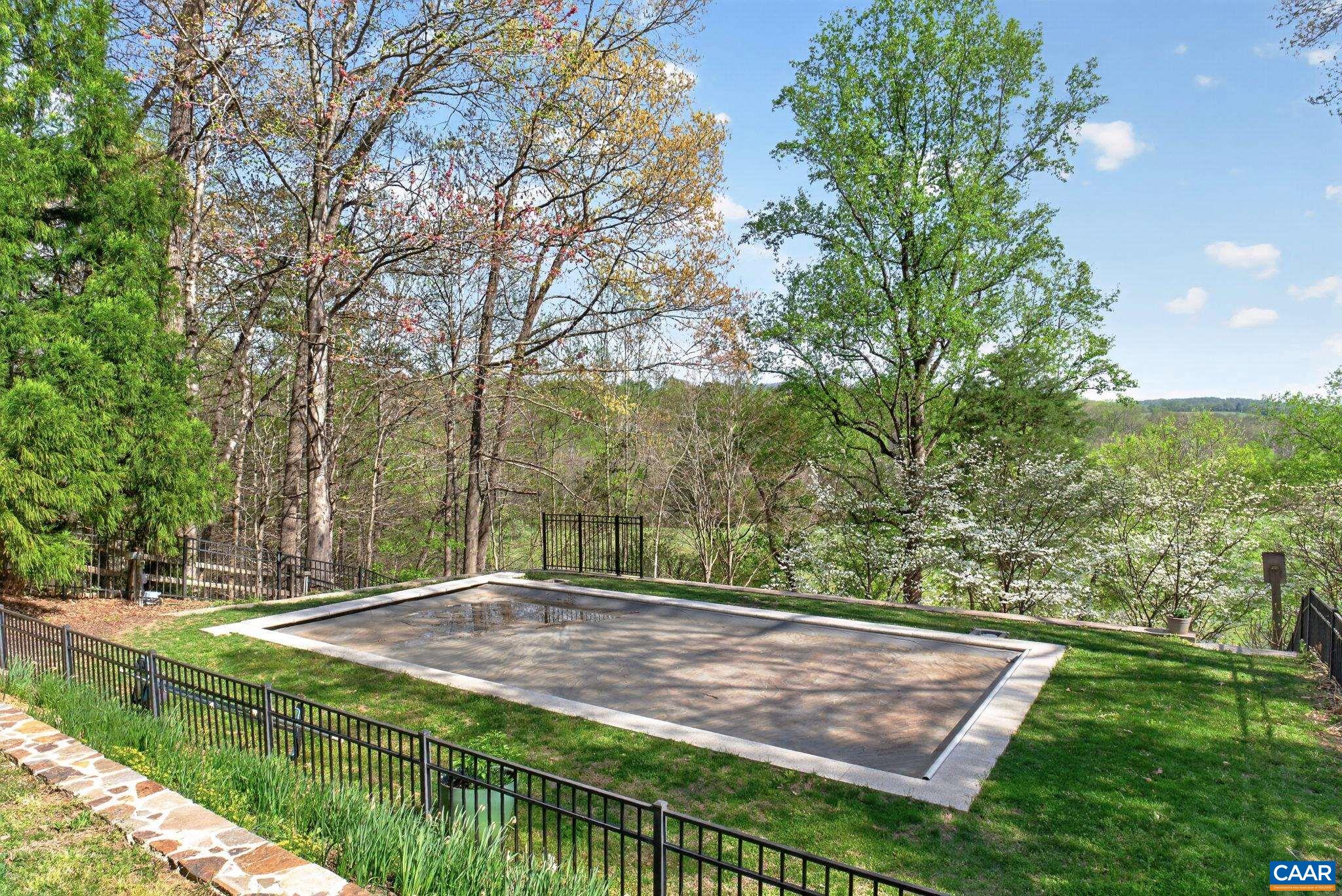1113 RIVER OAKS LN