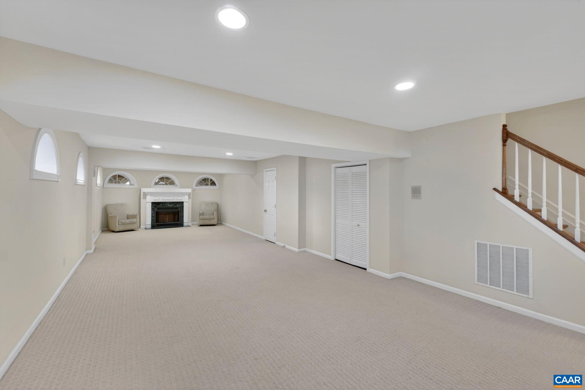 1113 RIVER OAKS LN