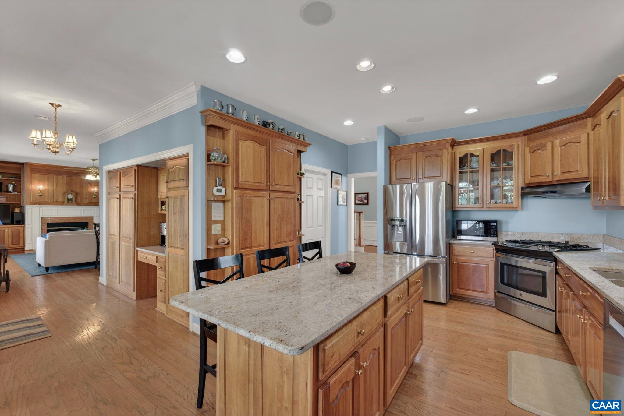 1113 RIVER OAKS LN