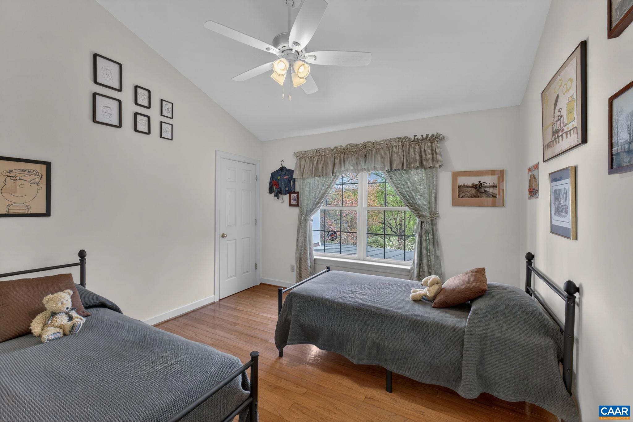 1113 RIVER OAKS LN