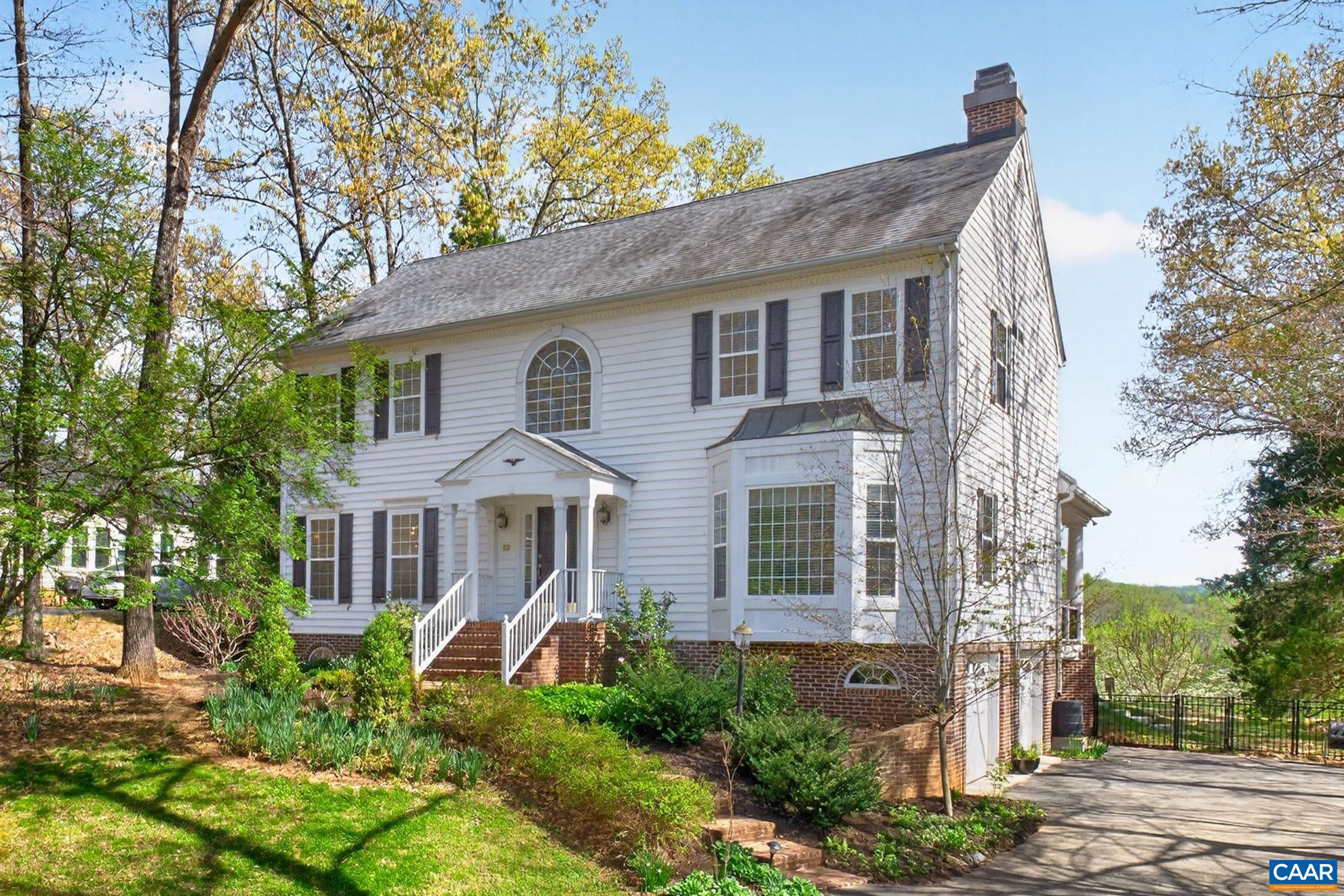 1113 RIVER OAKS LN