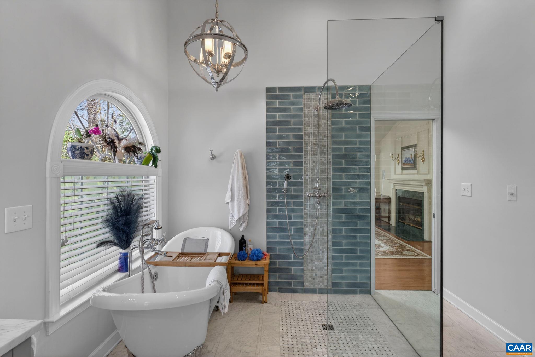 1113 RIVER OAKS LN