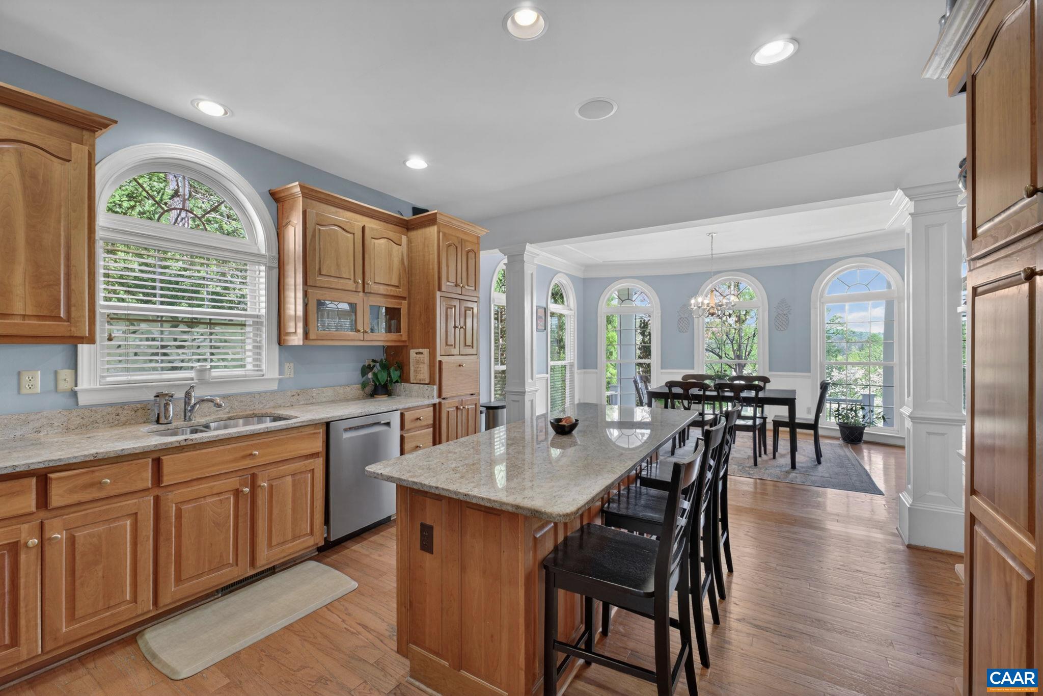 1113 RIVER OAKS LN