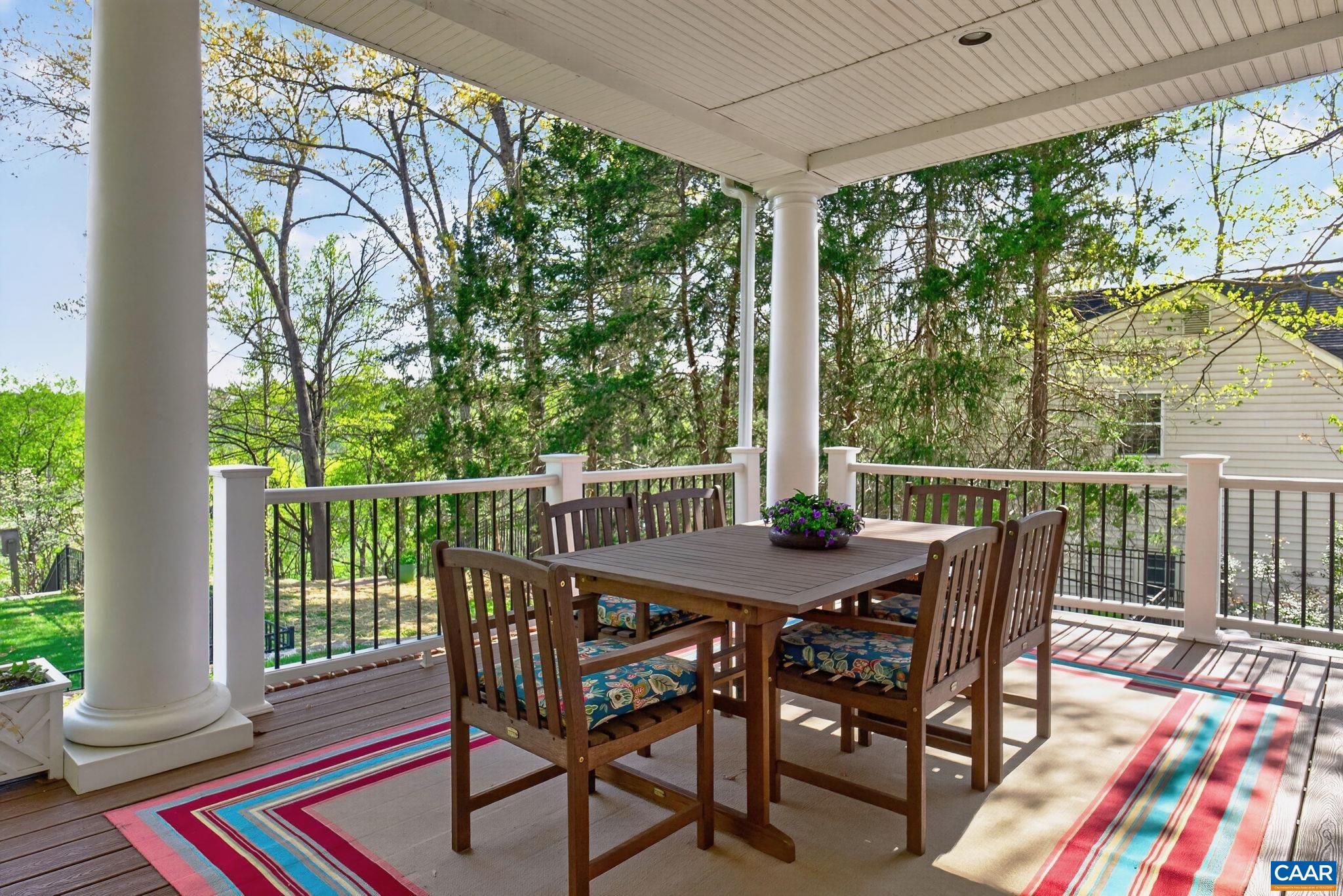 1113 RIVER OAKS LN