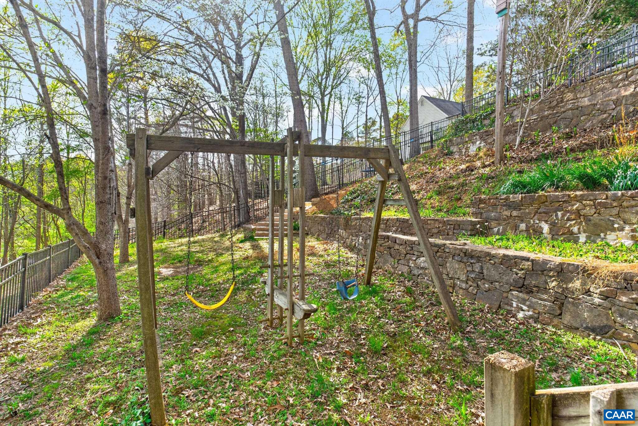 1113 RIVER OAKS LN