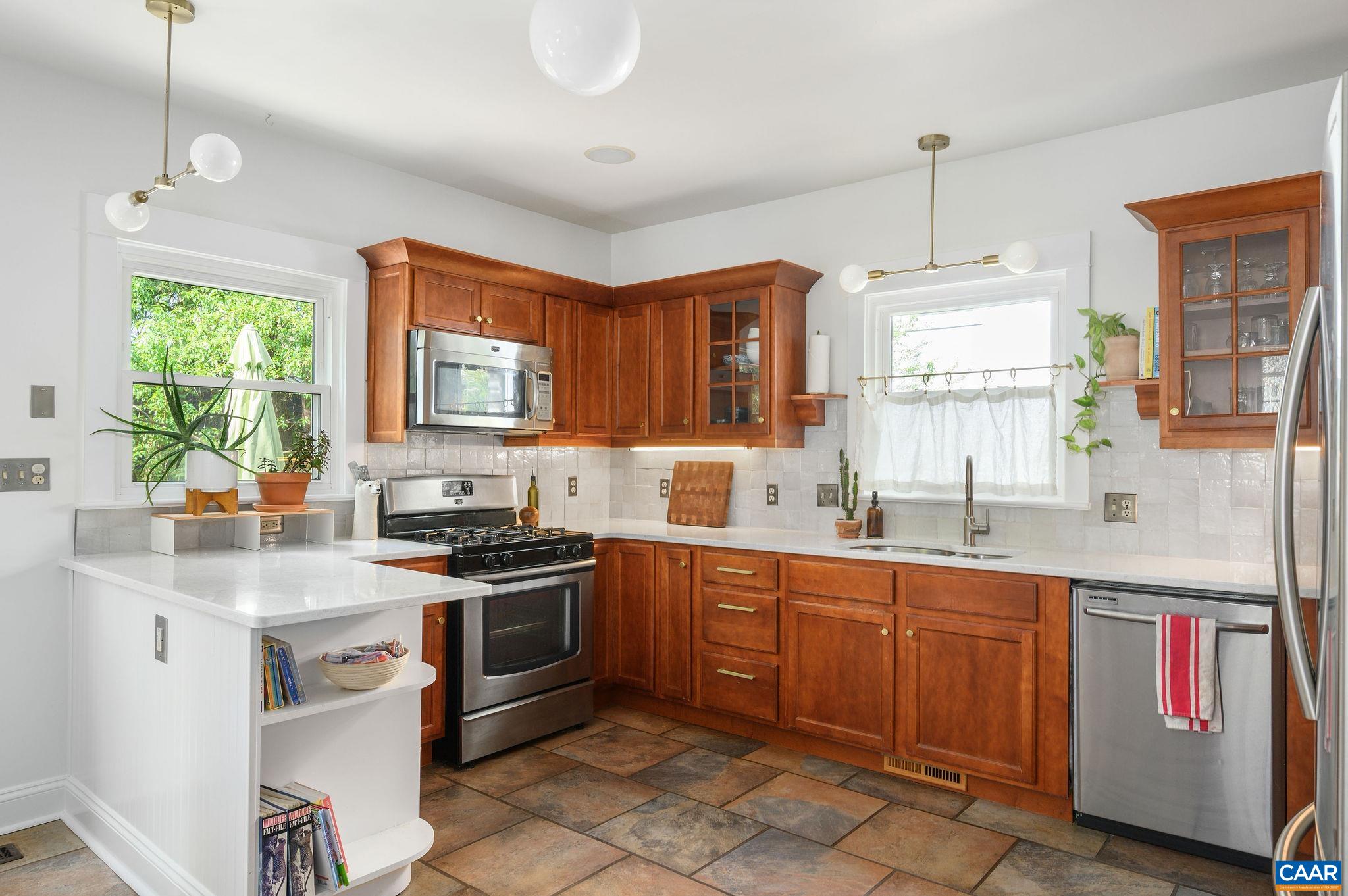 822 MONTICELLO AVE
