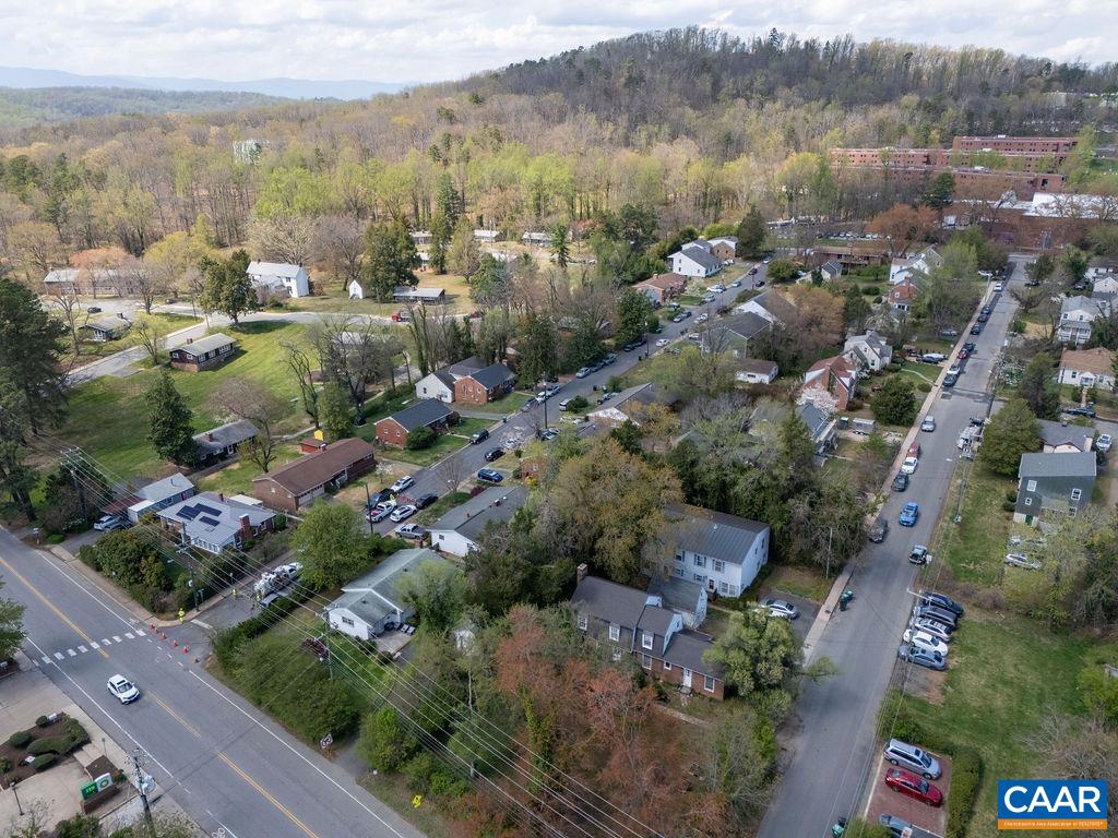2401 FONTAINE AVE