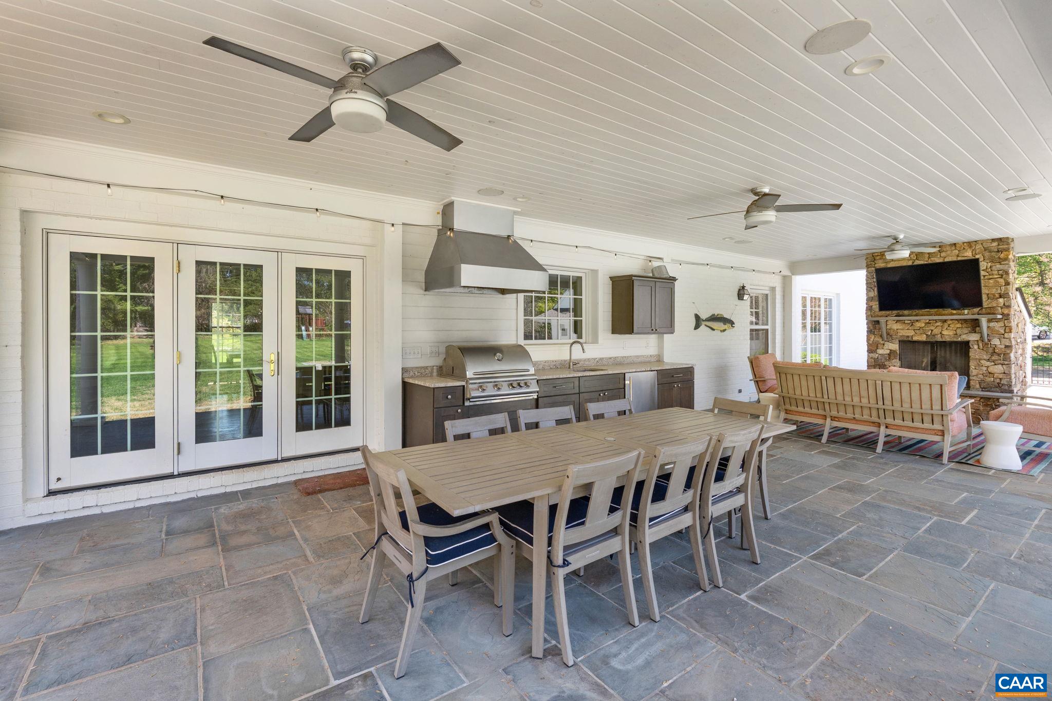 101 CAVALIER DR