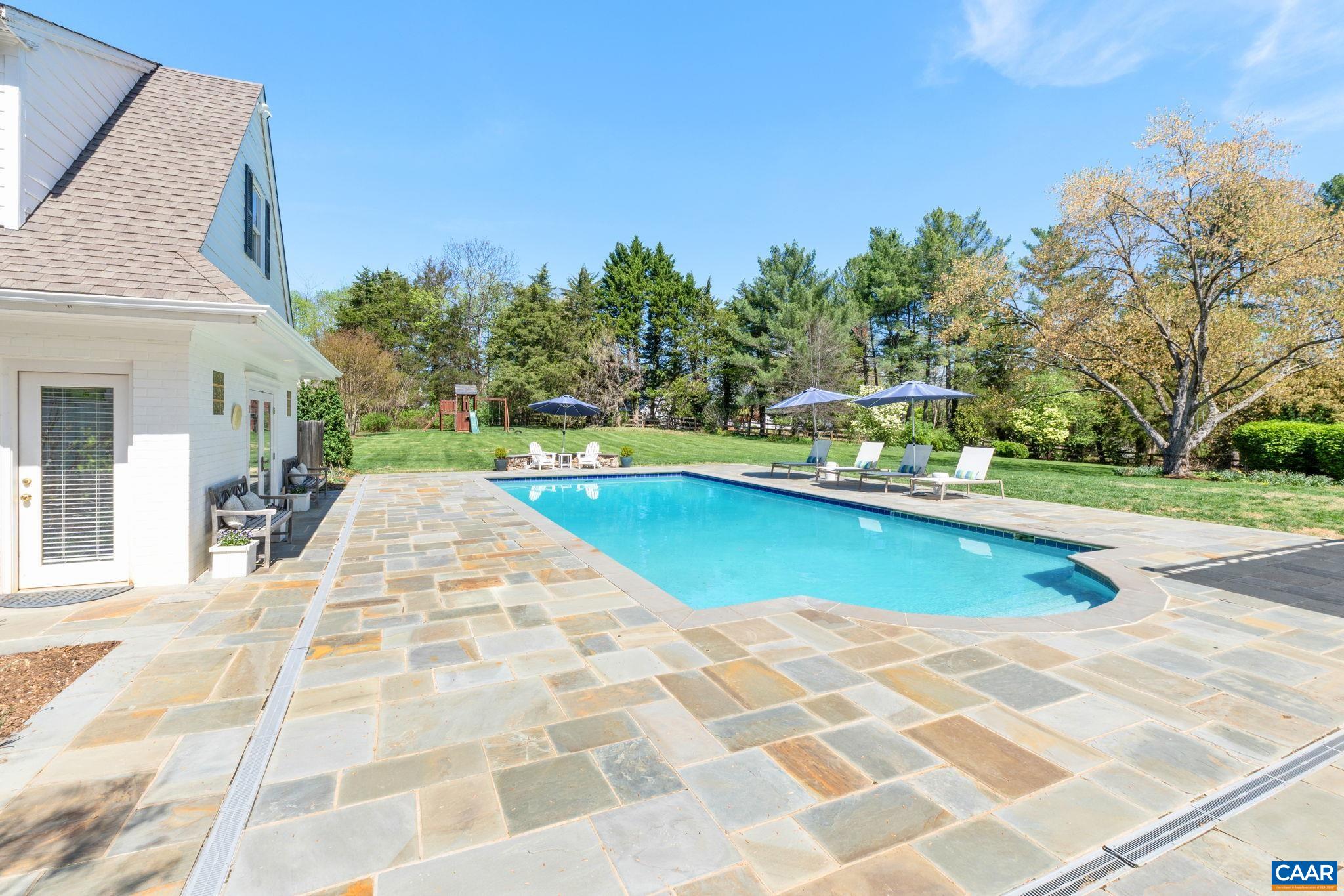 101 CAVALIER DR
