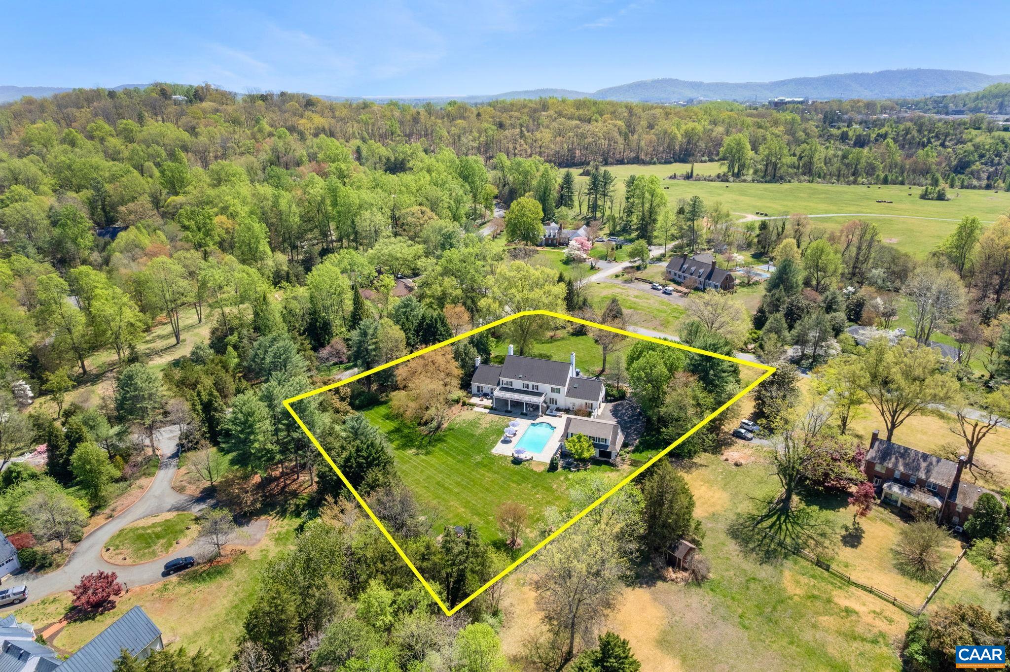 101 CAVALIER DR
