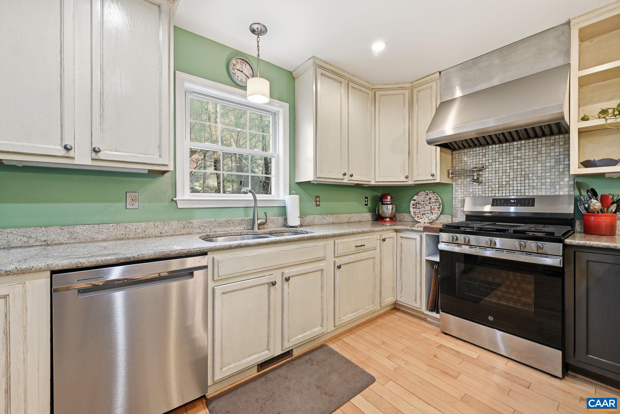1009 STONEWOOD DR