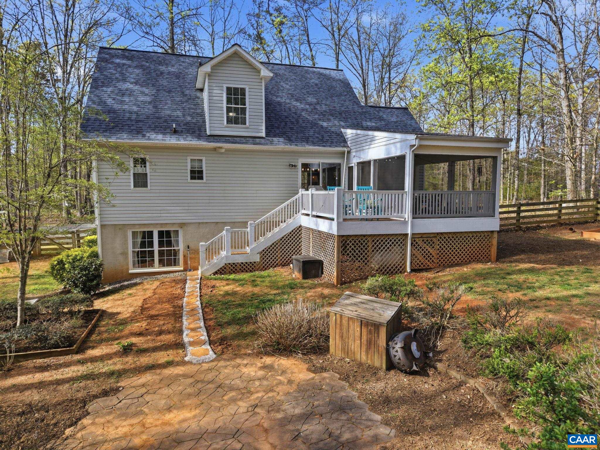 1009 STONEWOOD DR