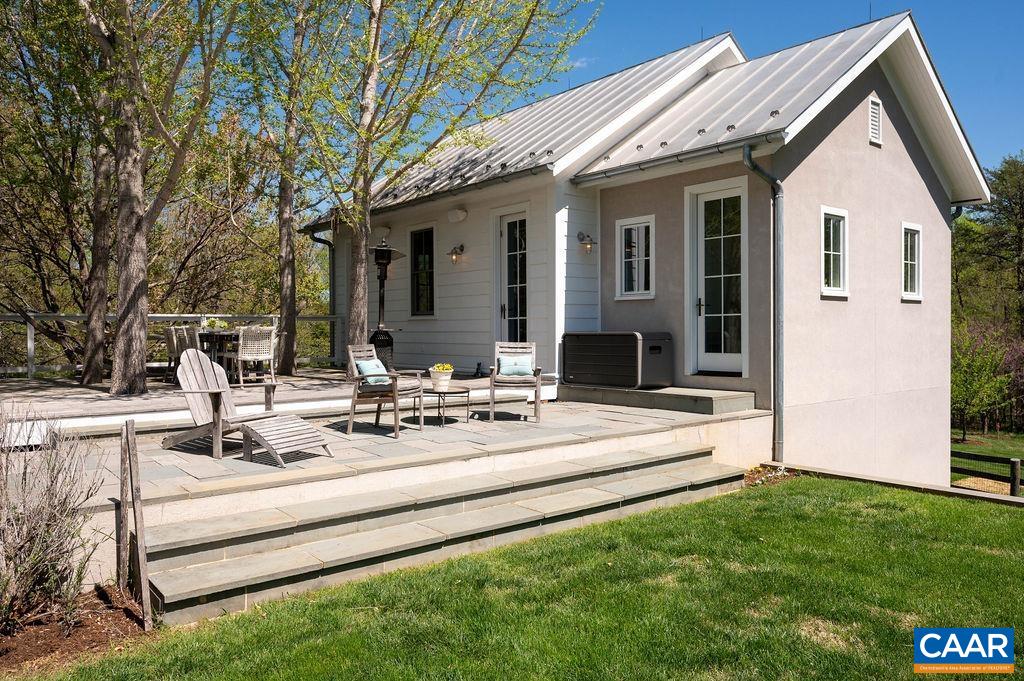 6877 HARVEST FARMS LN