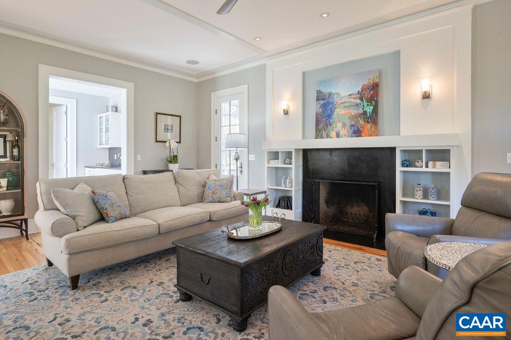 6877 HARVEST FARMS LN